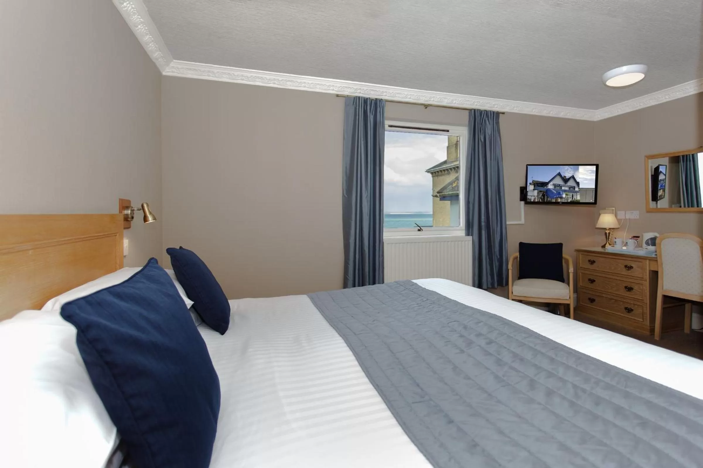 BEST WESTERN New Holmwood Hotel