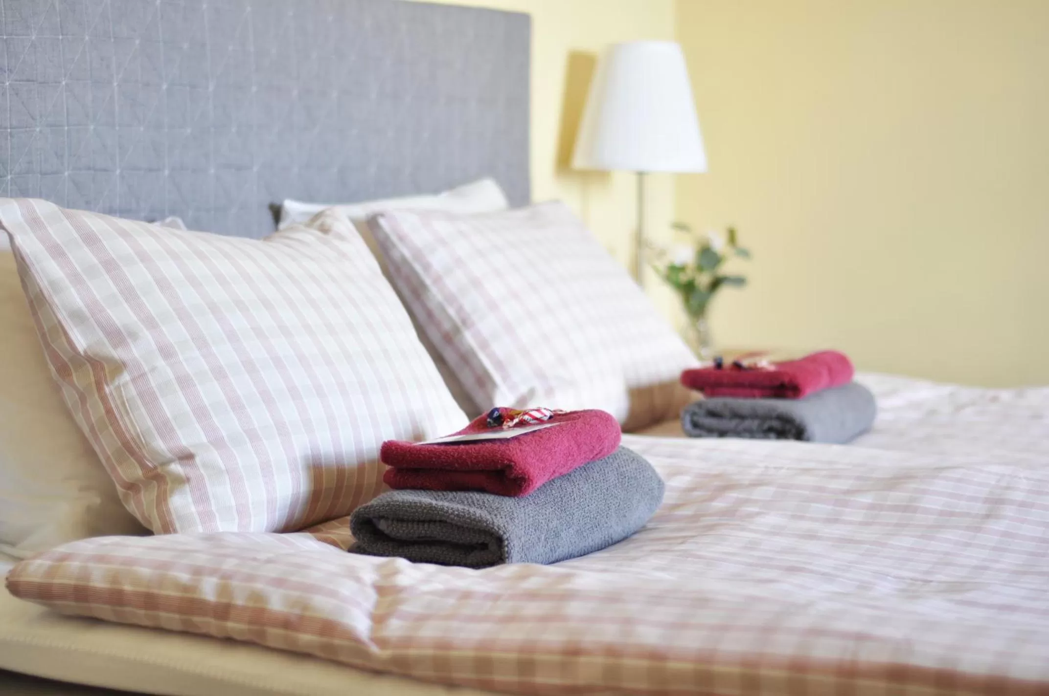 Bed in Sköna Rum Fryksta