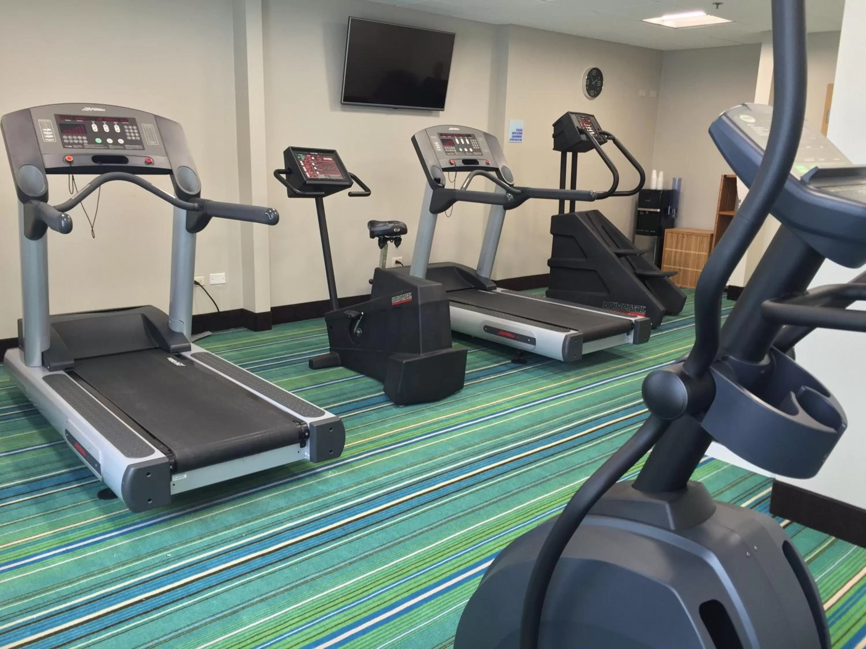 Spa and wellness centre/facilities in Holiday Inn Express Chicago NW - Arlington Heights by IHG