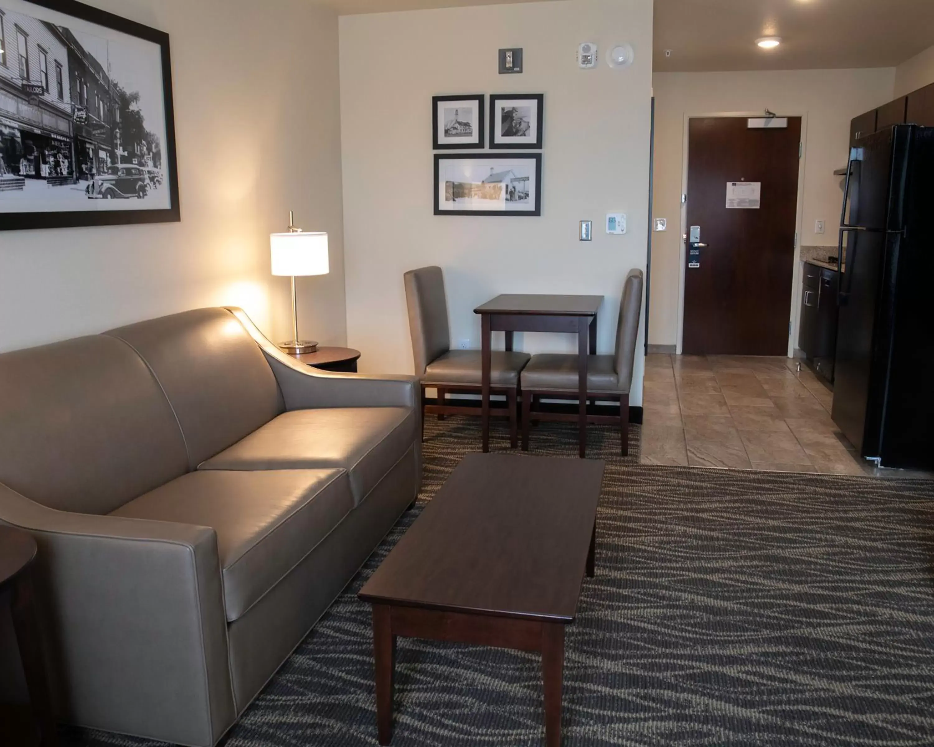 One-Bedroom Suite in Cobblestone Hotel & Suites - Two Rivers One-Bedroom Suite in Cobblestone Hotel & Suites - Two Rivers