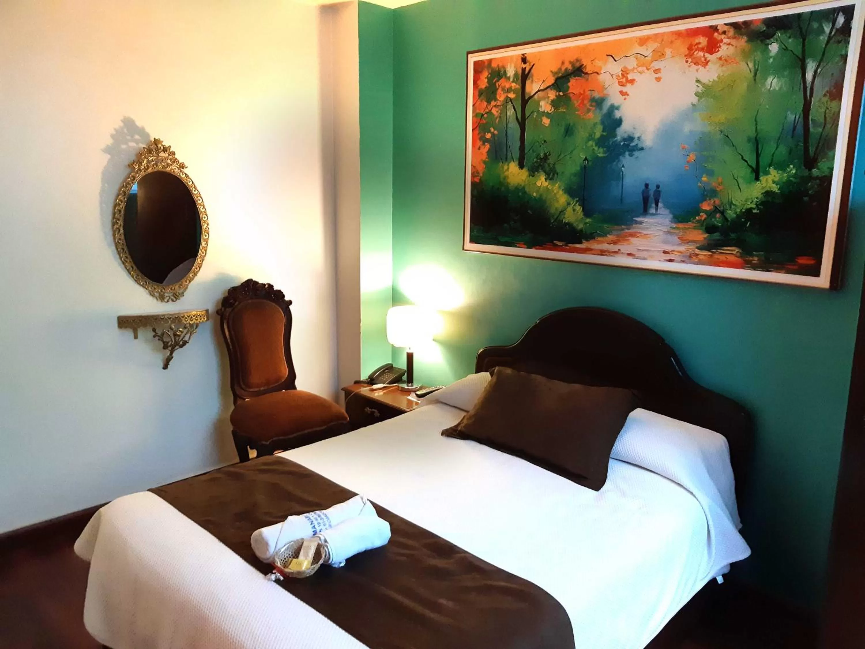 Night, Bed in La Merced Plaza Hostal