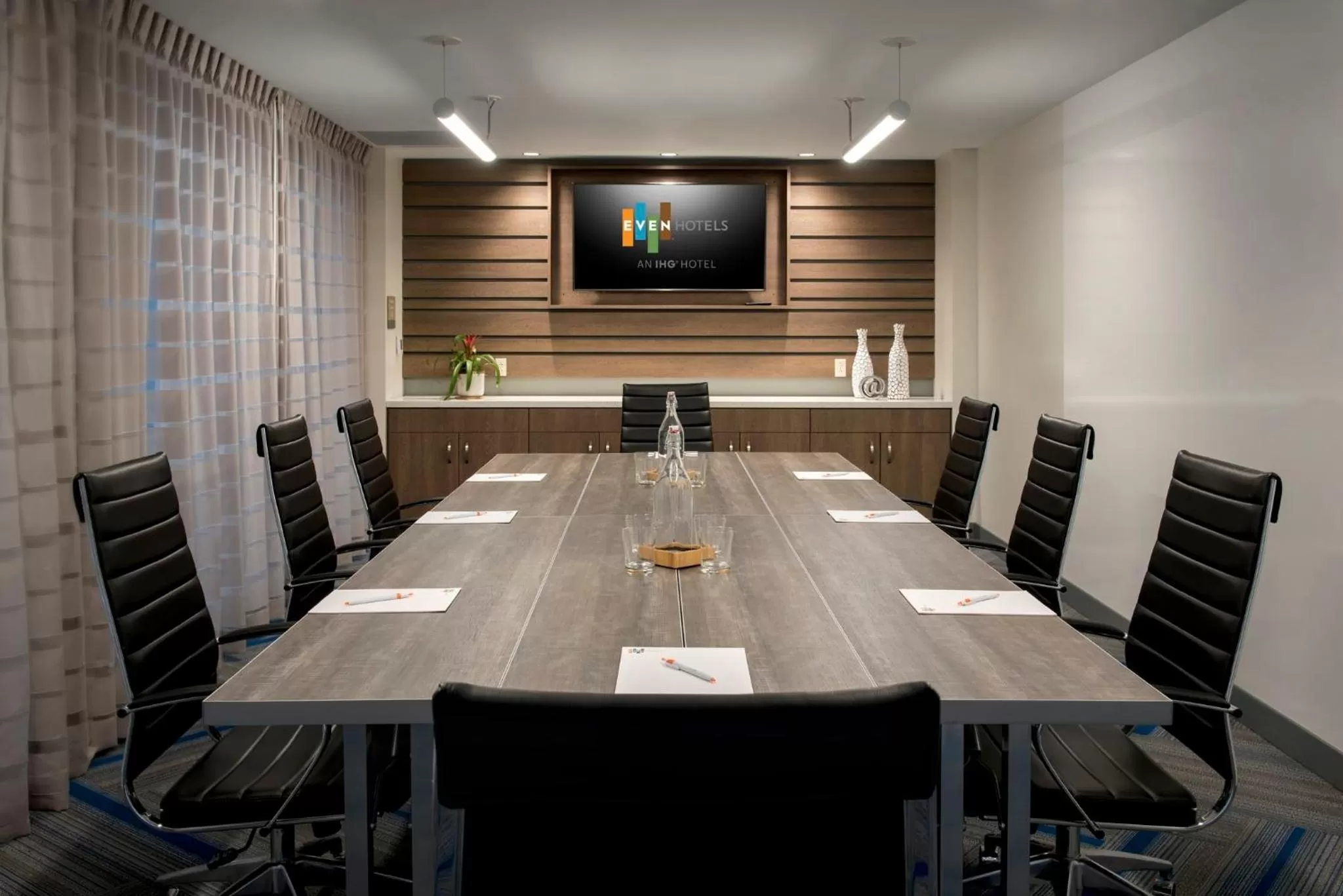 Meeting/conference room in EVEN Hotel Manchester Airport by IHG