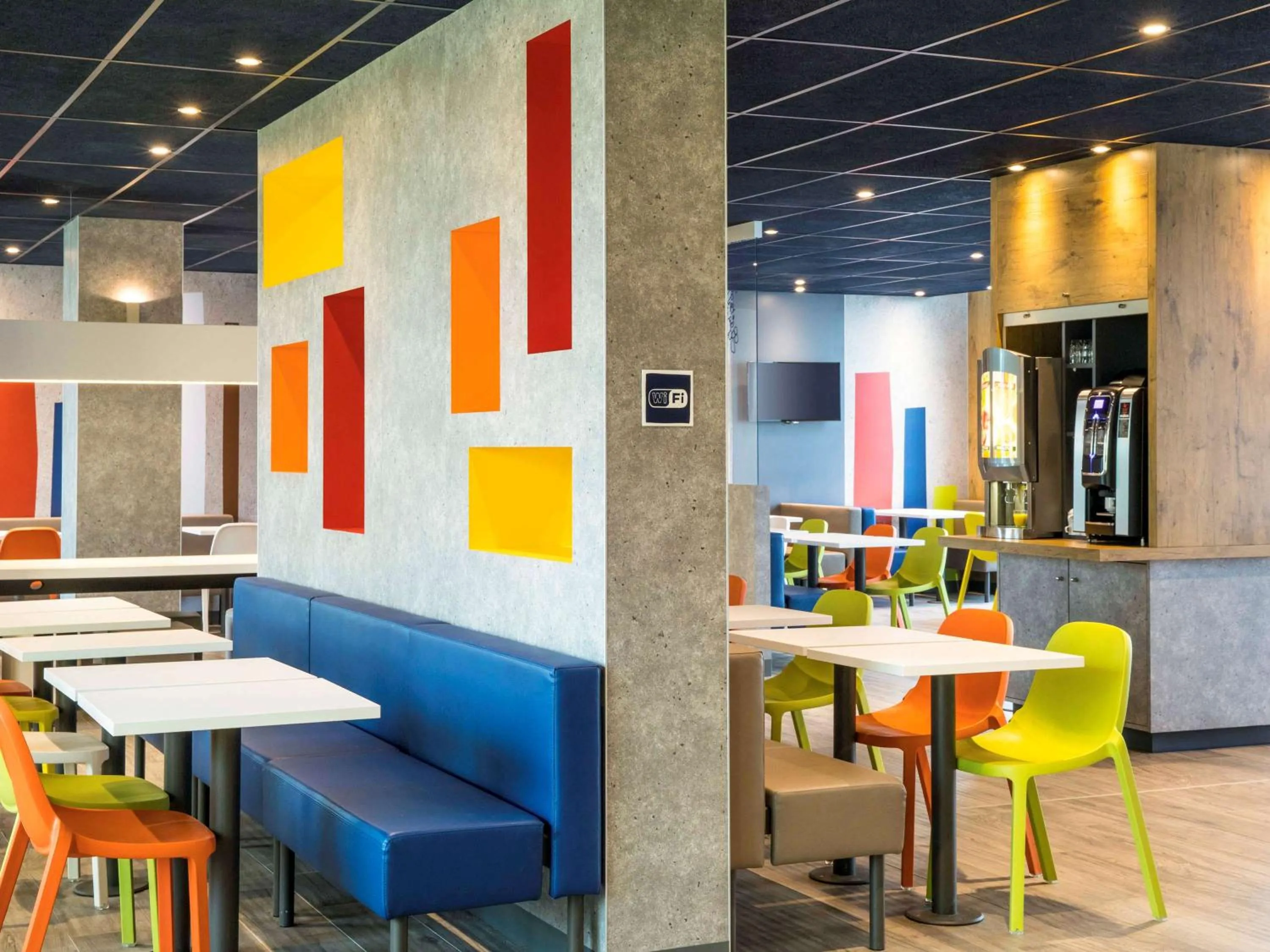 Restaurant/places to eat in ibis budget Saint Quentin Yvelines - Vélodrome