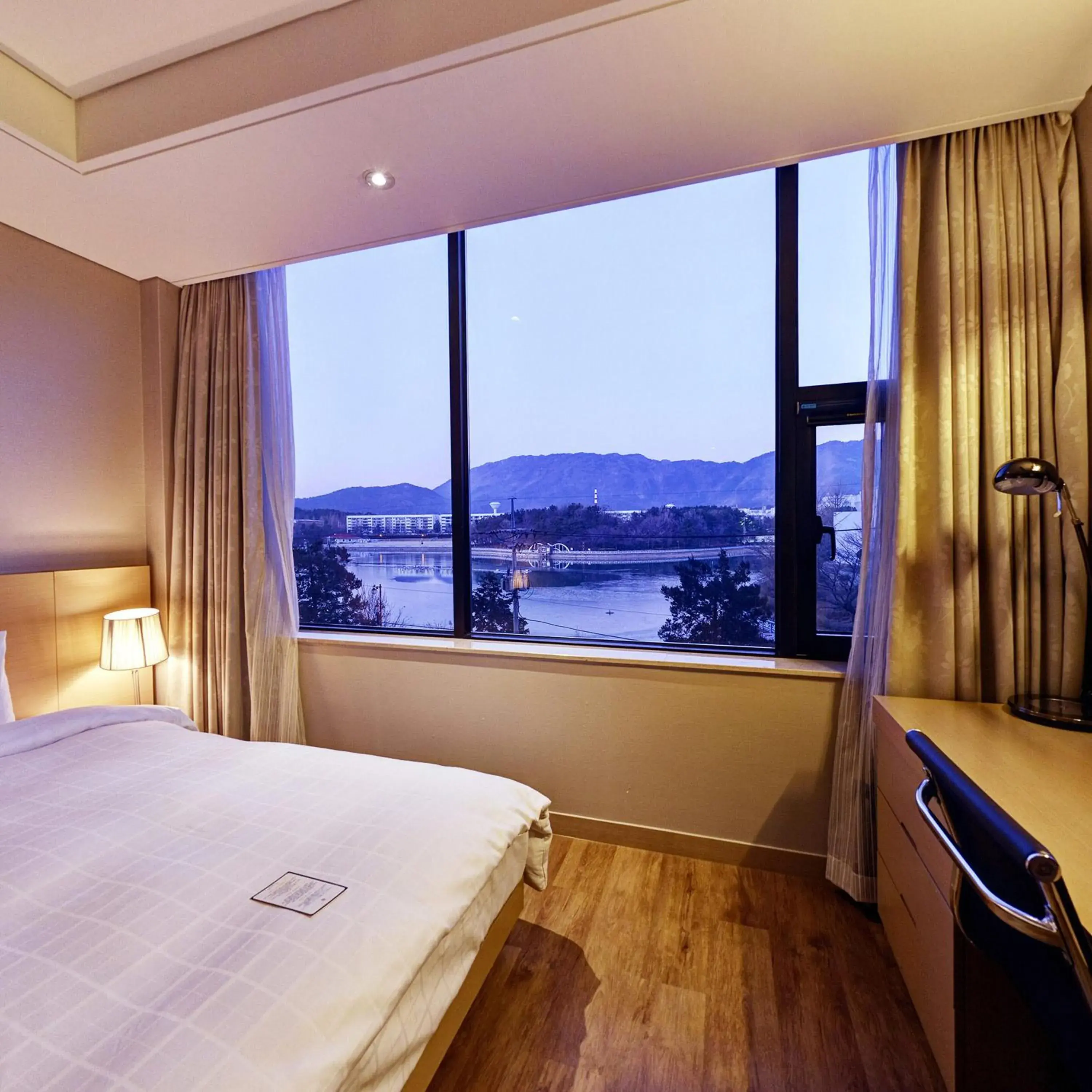 Grand Deluxe Double Room in Hotel Avenue Grand Deluxe Double Room in Hotel Avenue