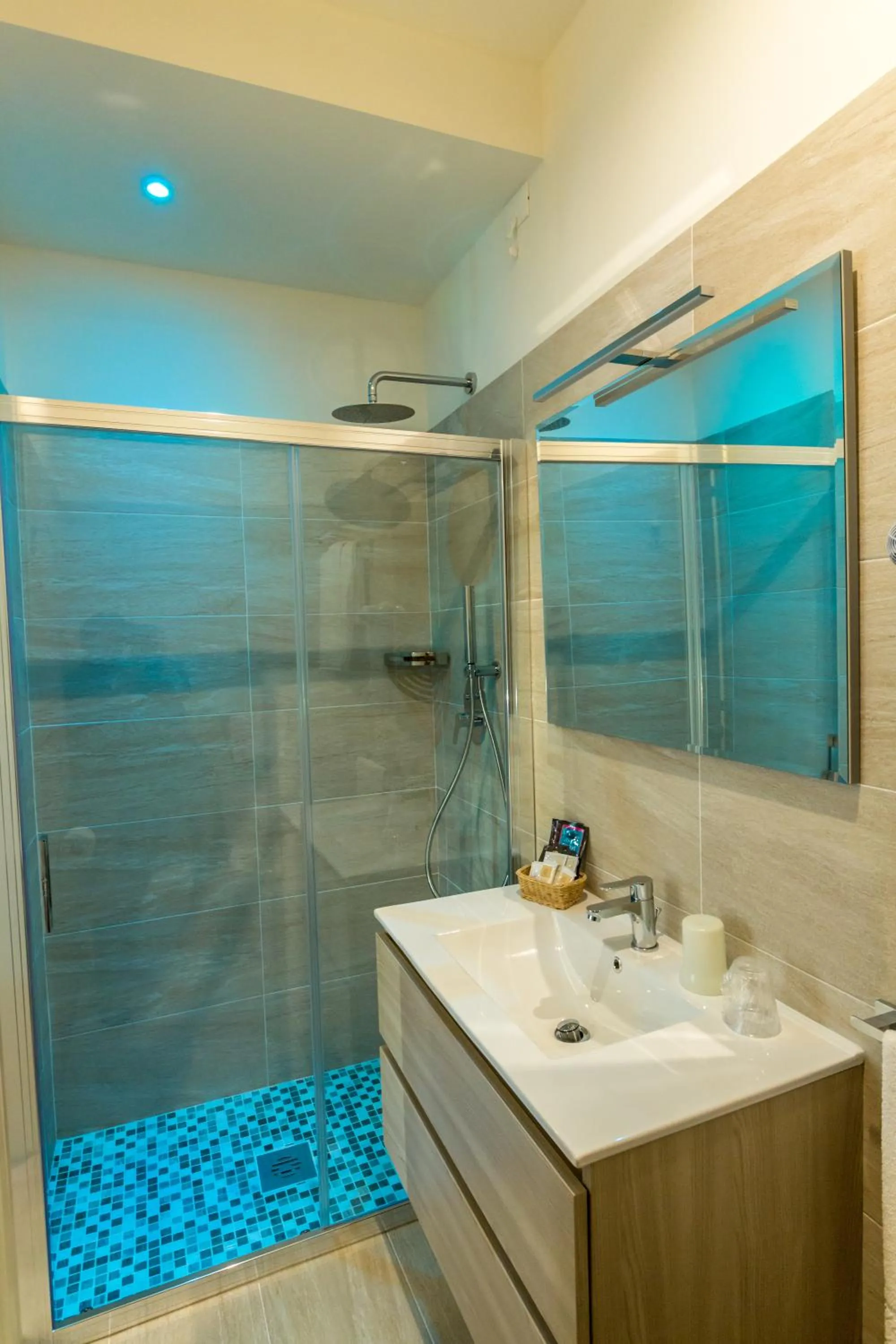 Shower in Hotel Touring