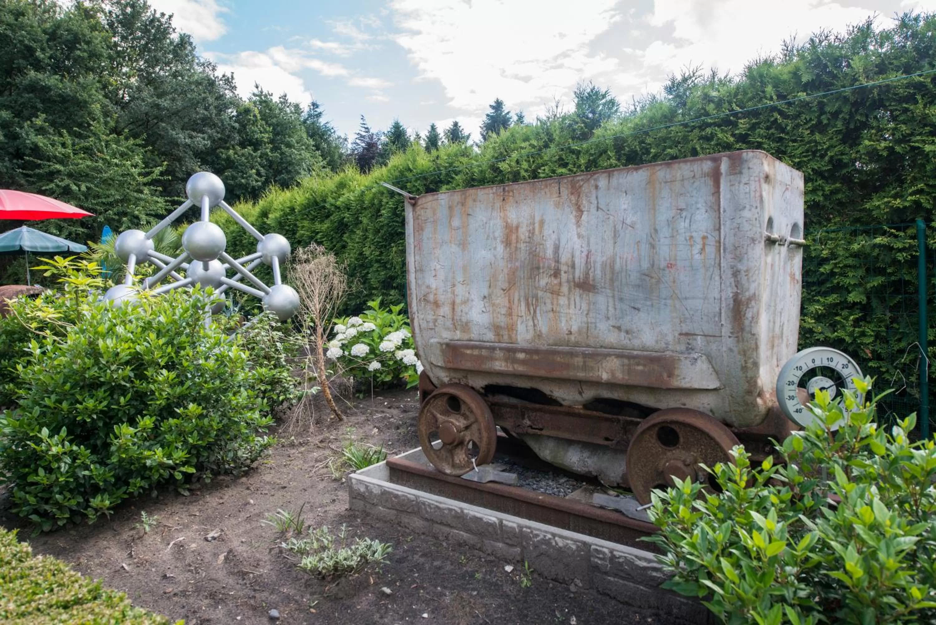 Garden in B&B Casa Roman & Vakantiewoning voor 1 pers tot max 32 personen