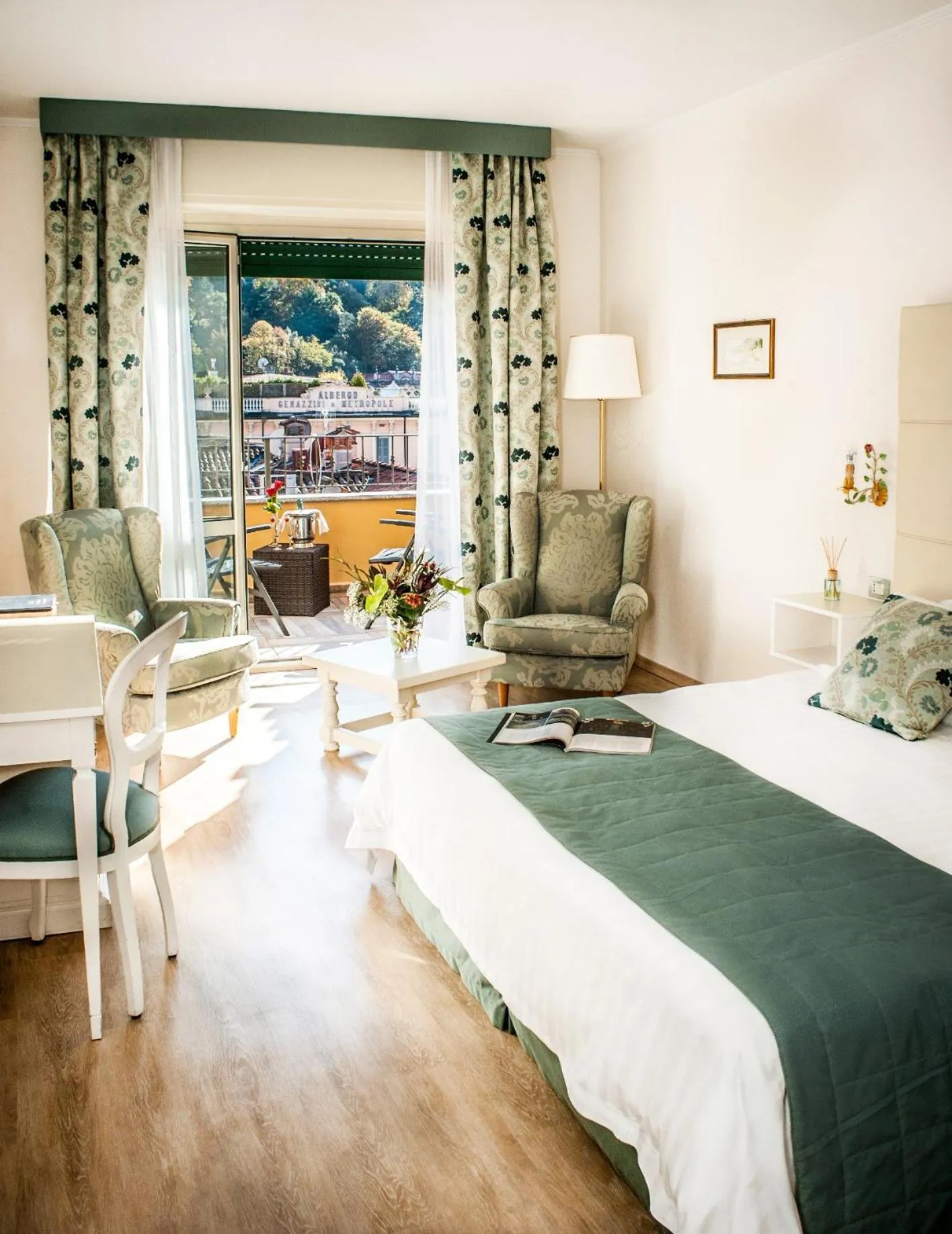 Balcony/Terrace, Bed in Hotel Du Lac & SPA