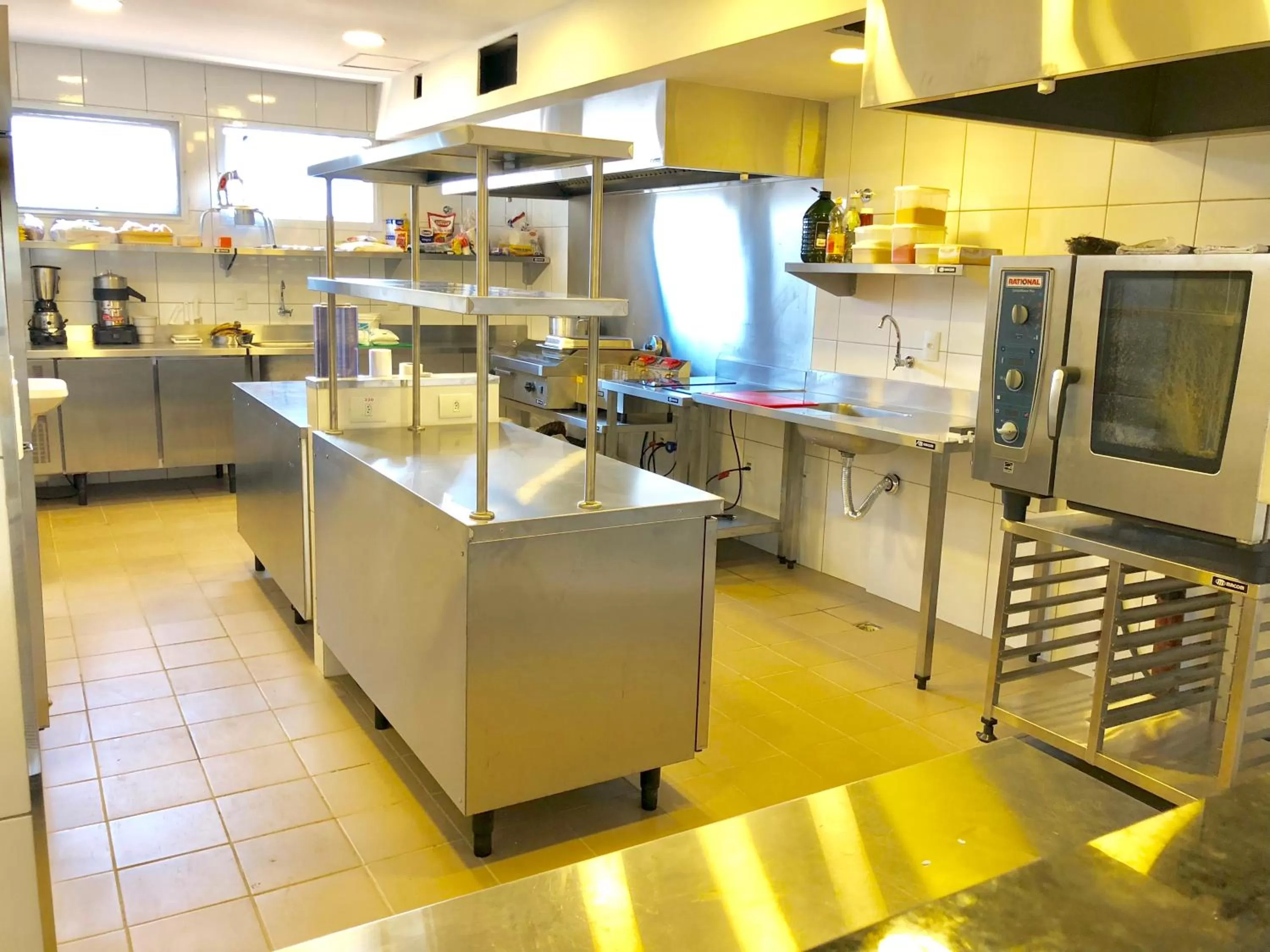 Kitchen or kitchenette in Lummina Mogi