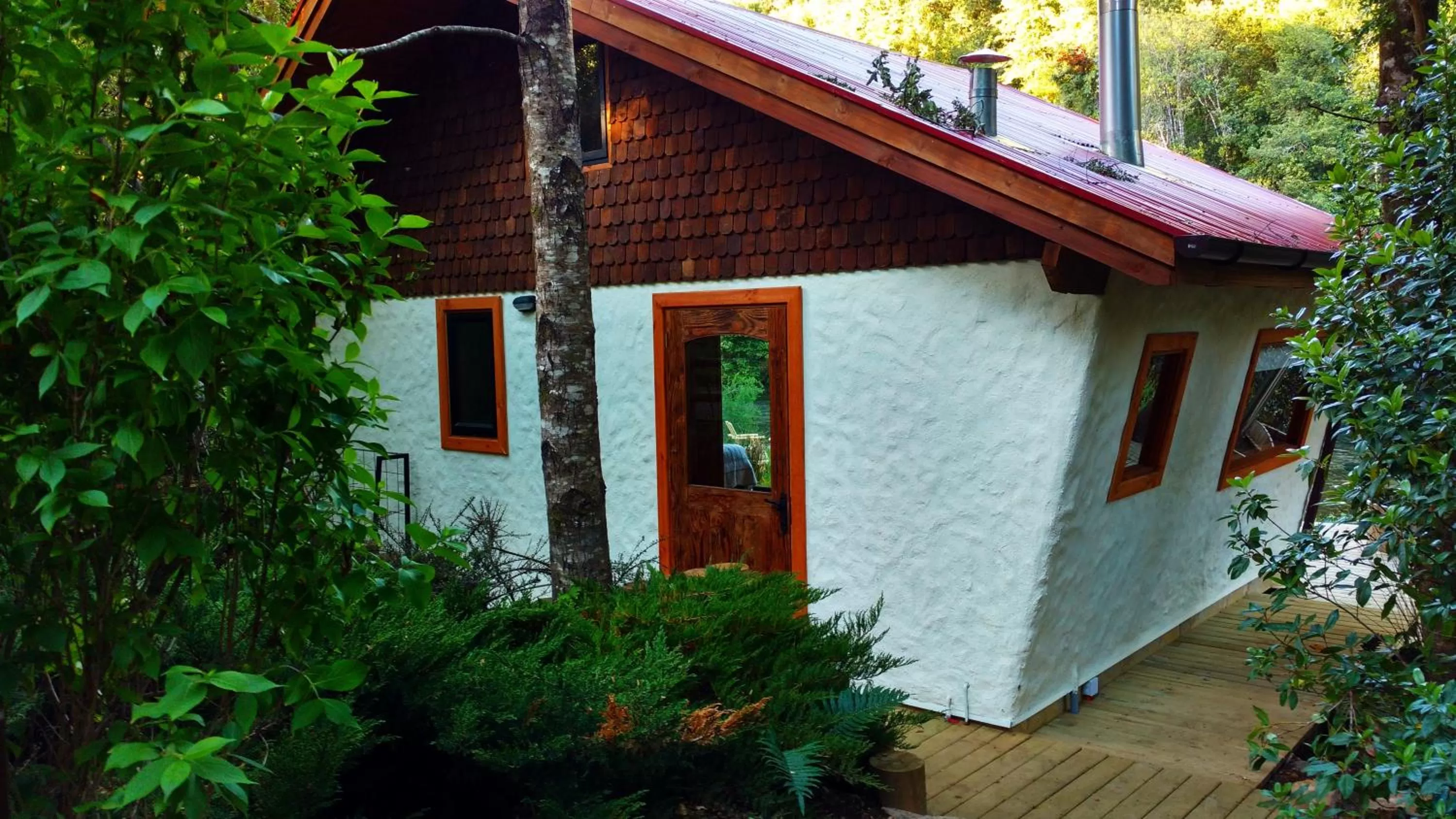 Bungalow Suite with river view and terrace in Hotel Salto del Carileufu