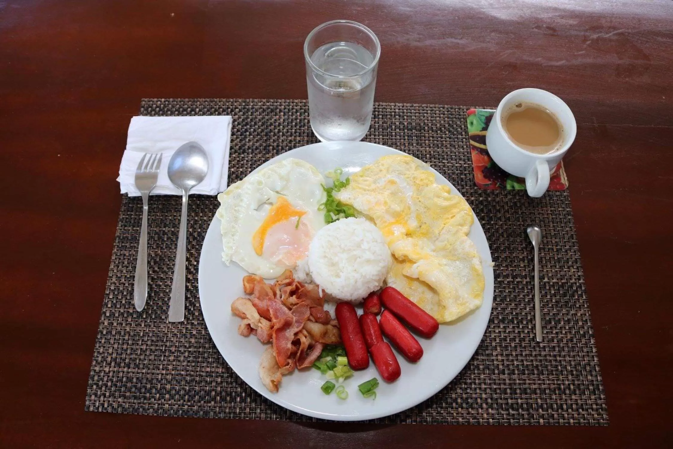 Restaurant/places to eat in D's Oceanview Beach Resort