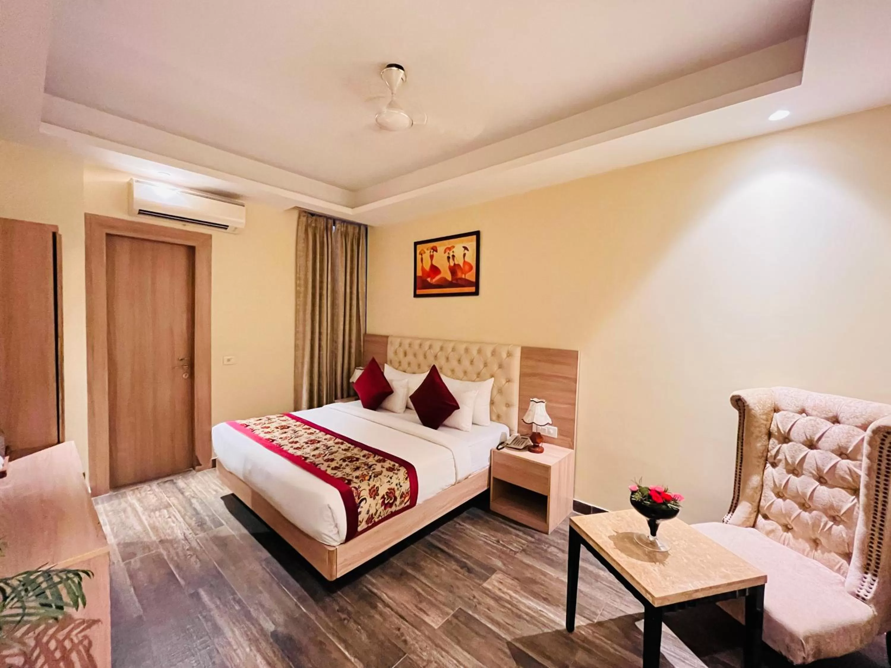 Bed in Hotel Banz near Delhi Airport