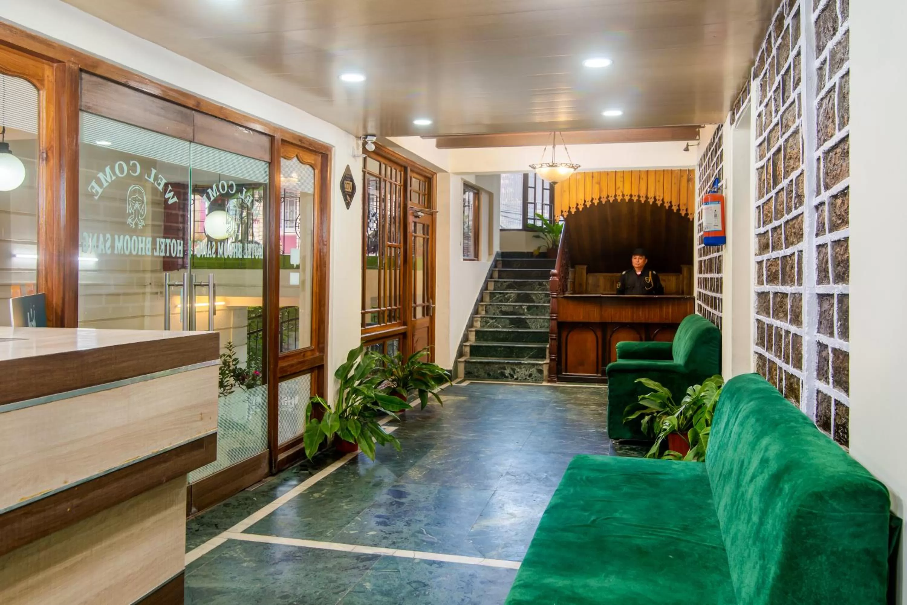 Lobby or reception in Muscatel BhumSang - 200 Mts from Mall Road