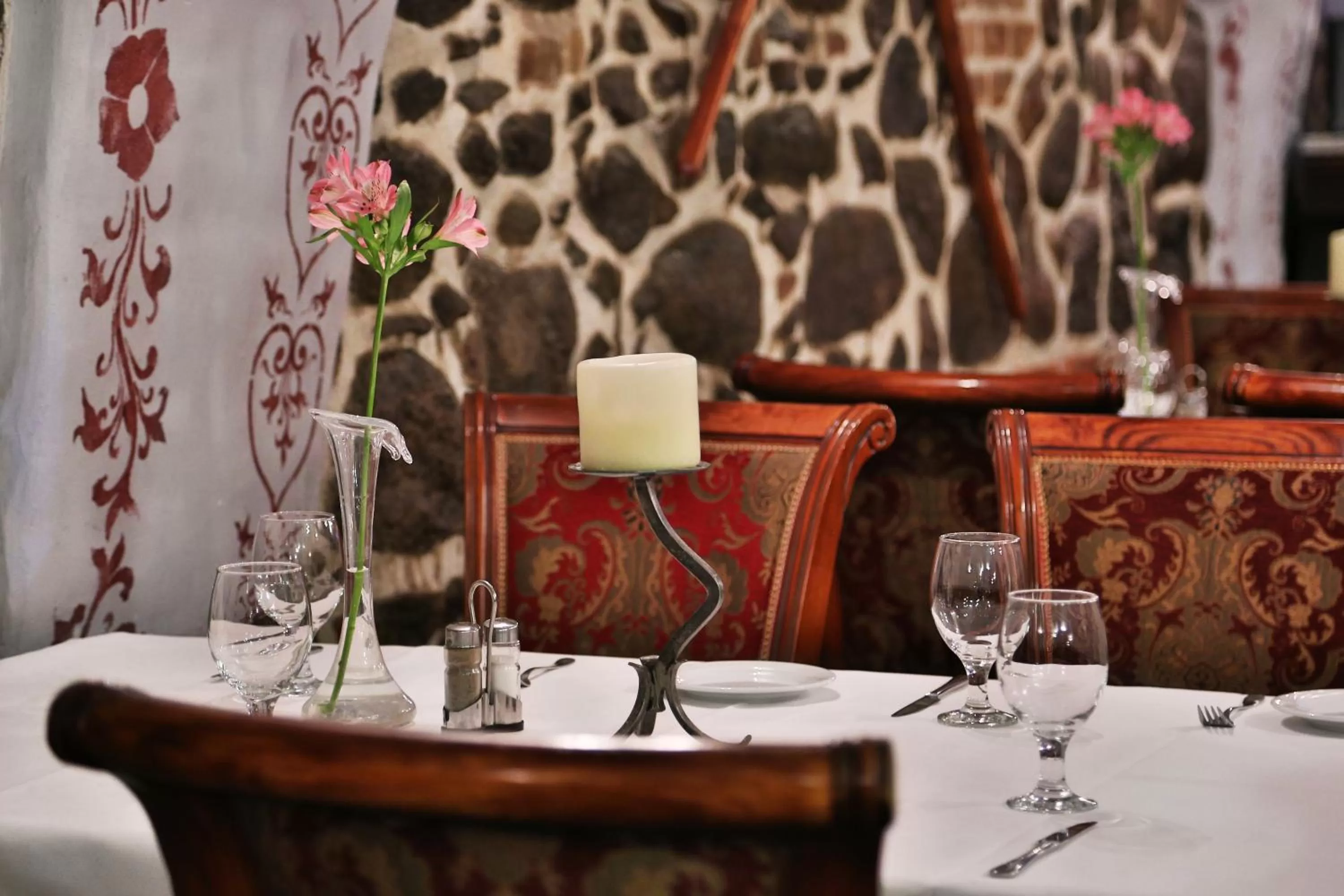 Restaurant/Places to Eat in Willa Pod Zamkiem