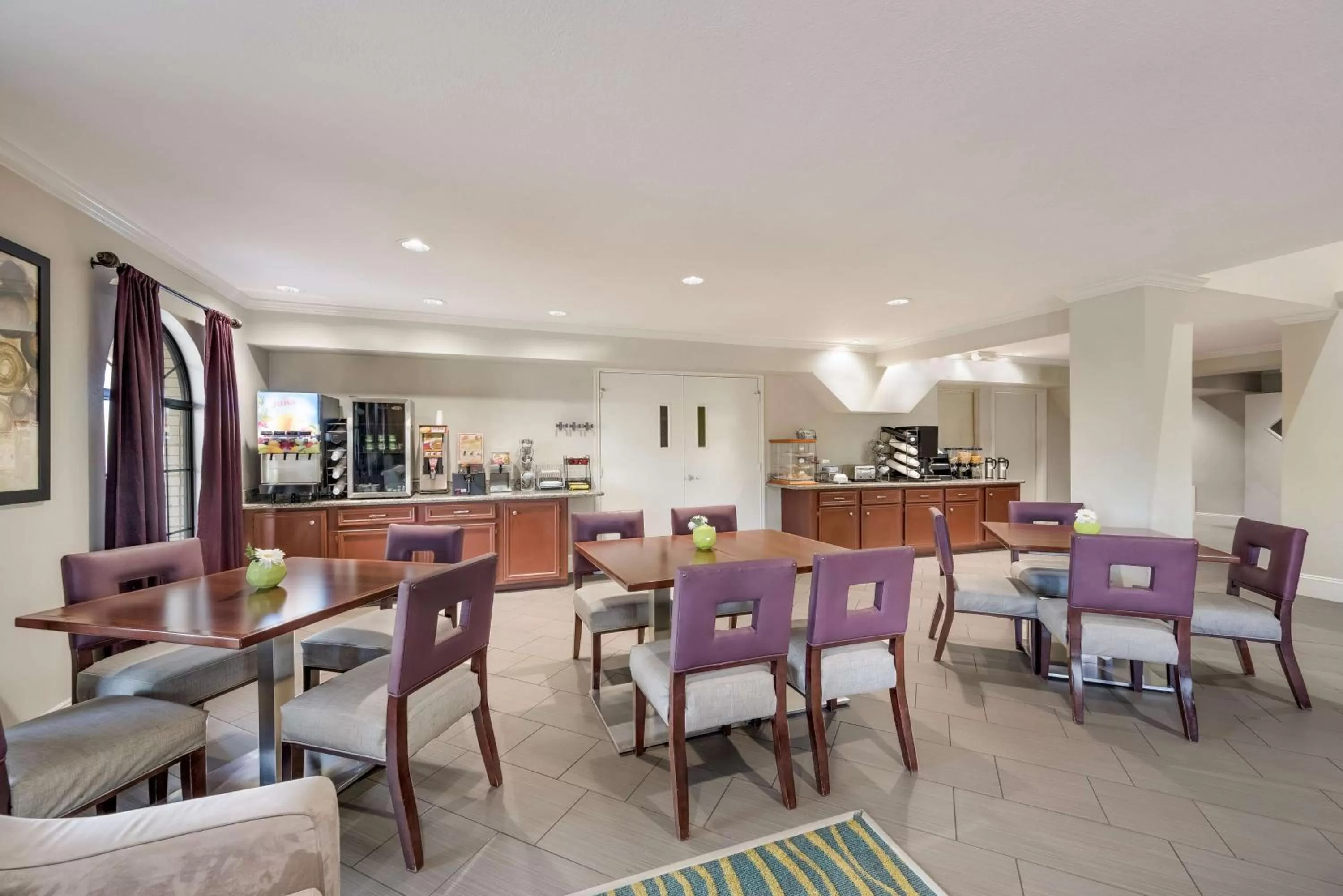 Breakfast in SureStay Hotel by Best Western Deer Park