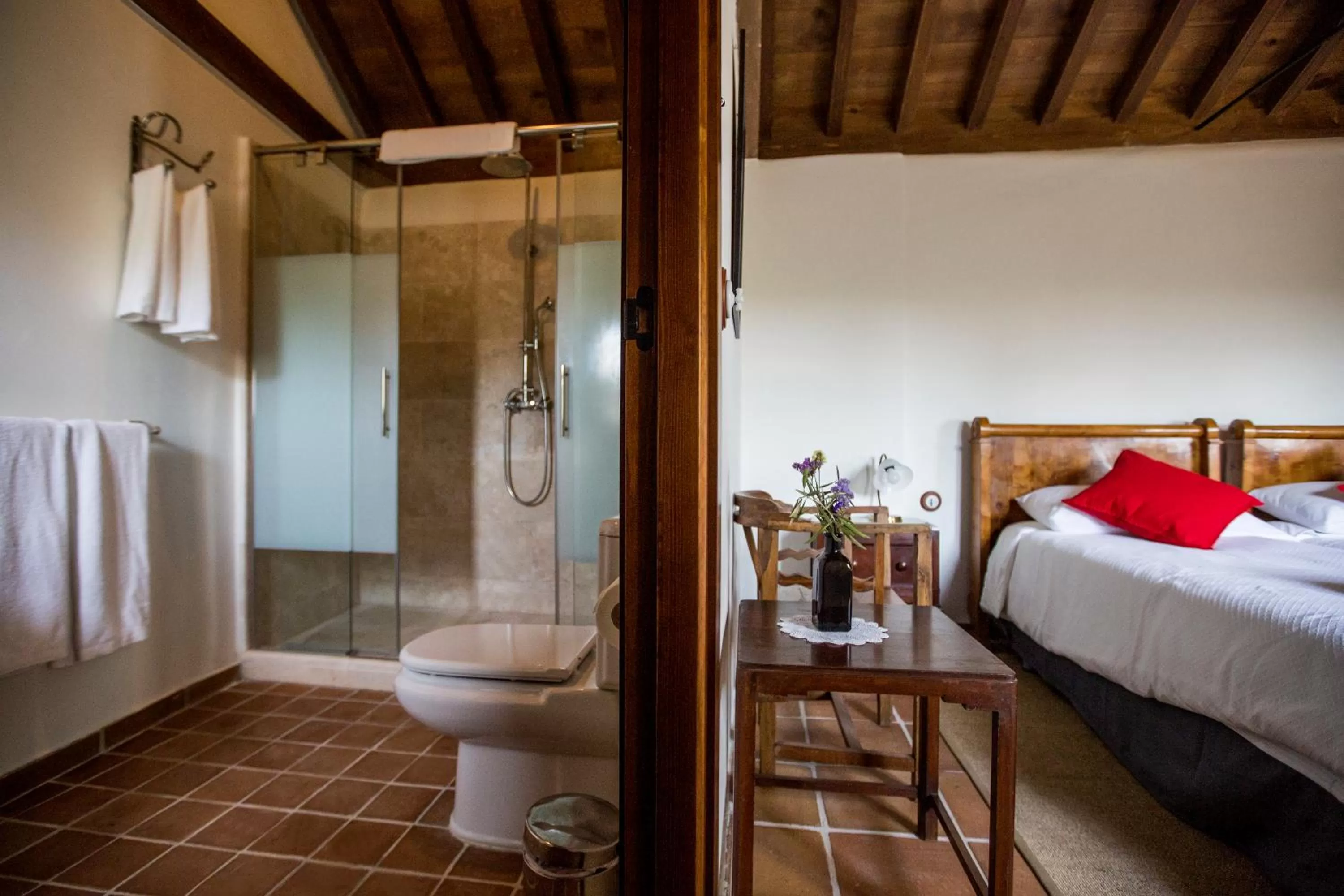 Bathroom, Bed in Hotel Cortijo del Marqués