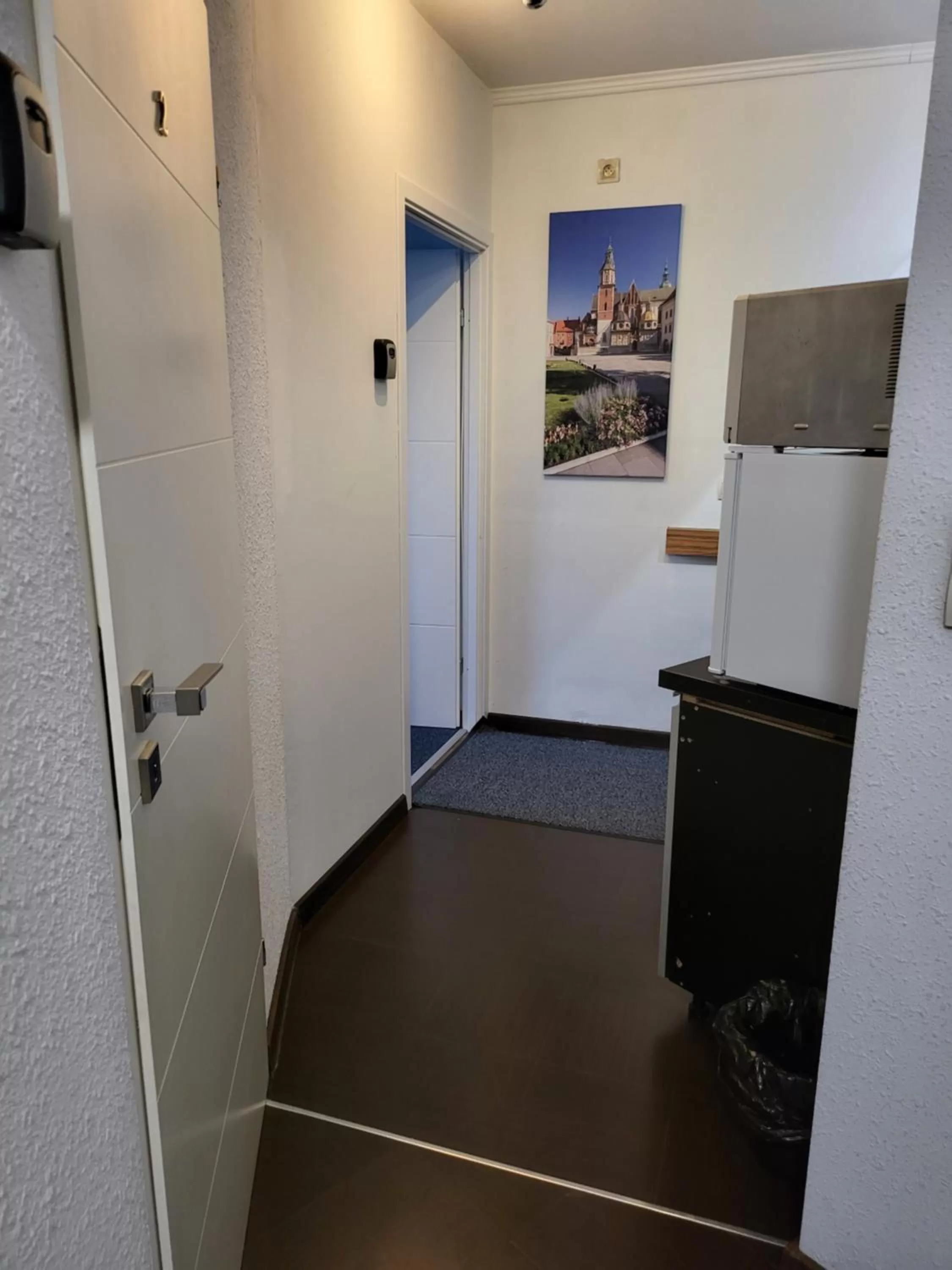 Kitchen or kitchenette, Bathroom in Amber Hostel Szlak