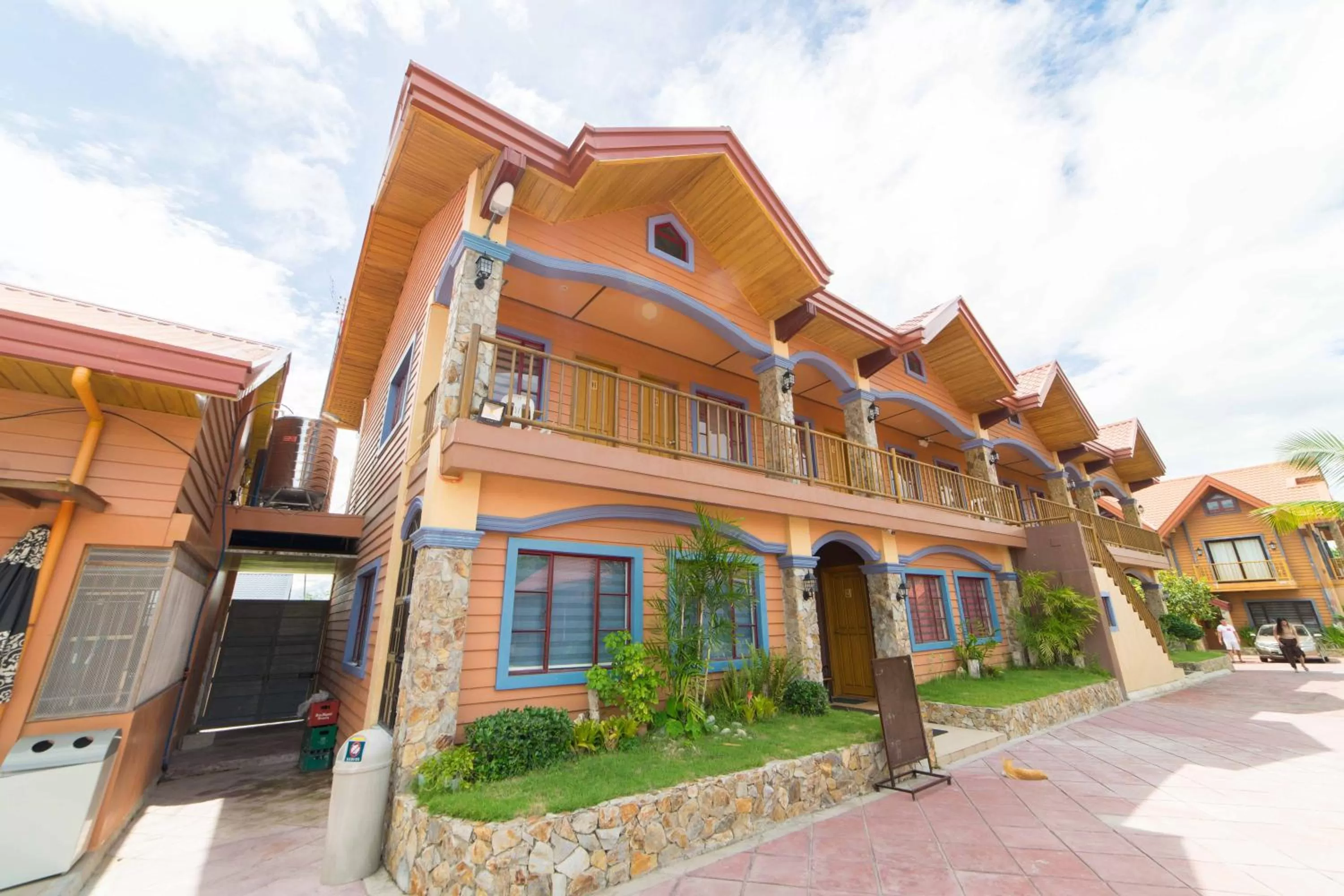 Property building in RedDoorz Plus @ Starhomes Olivianville