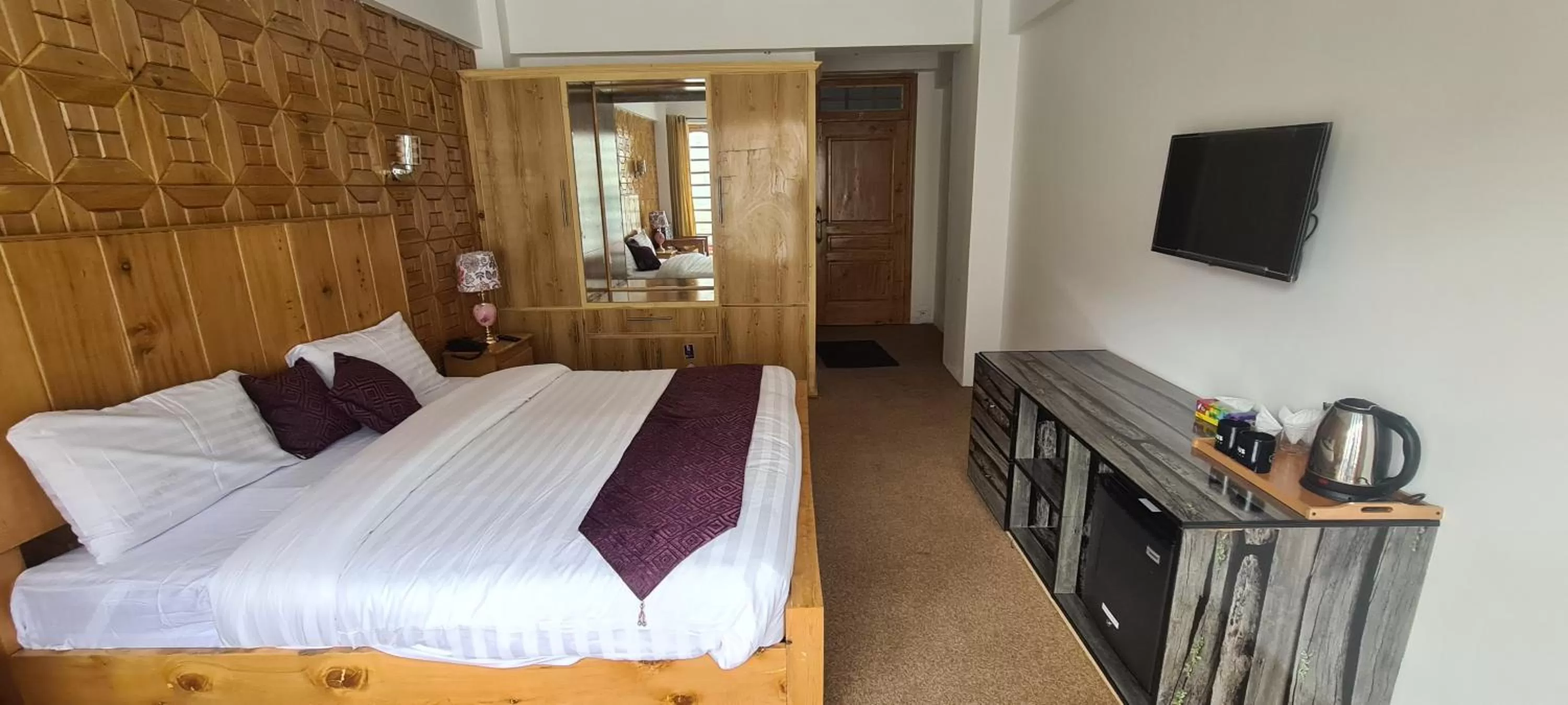 Photo of the whole room in Indus Lodges Gilgit