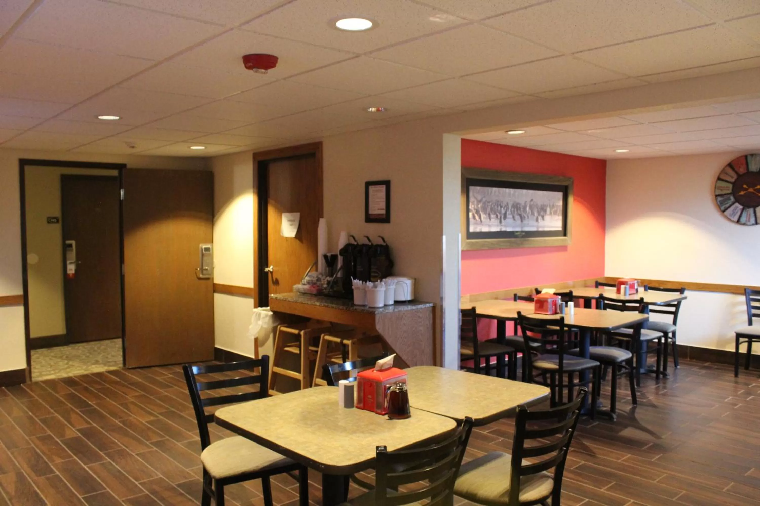 Continental breakfast in Super 8 by Wyndham Kearney