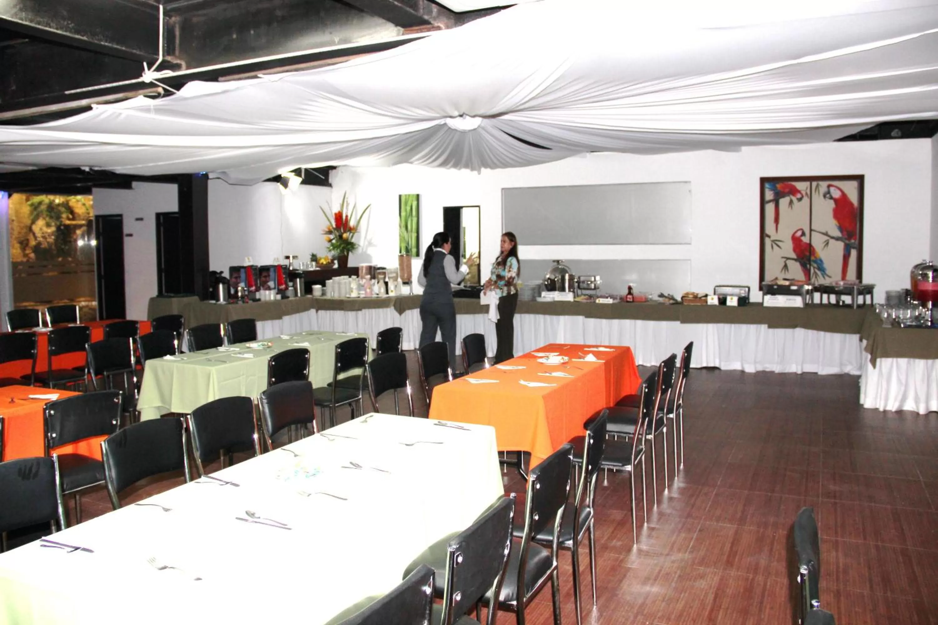 Banquet/Function facilities, Restaurant/Places to Eat in Hotel San Fernando Real