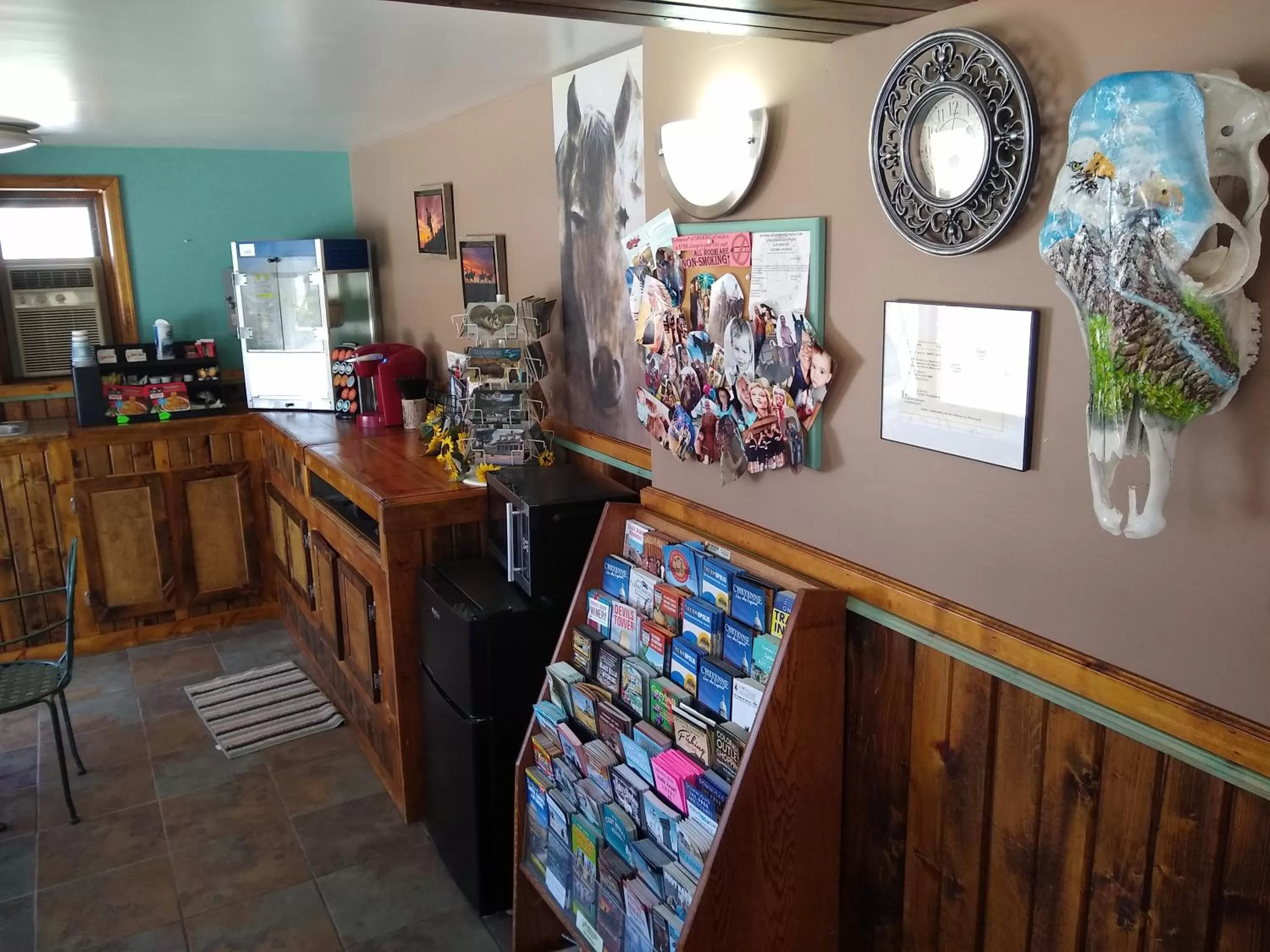 Lobby or reception in Townhouse Motel