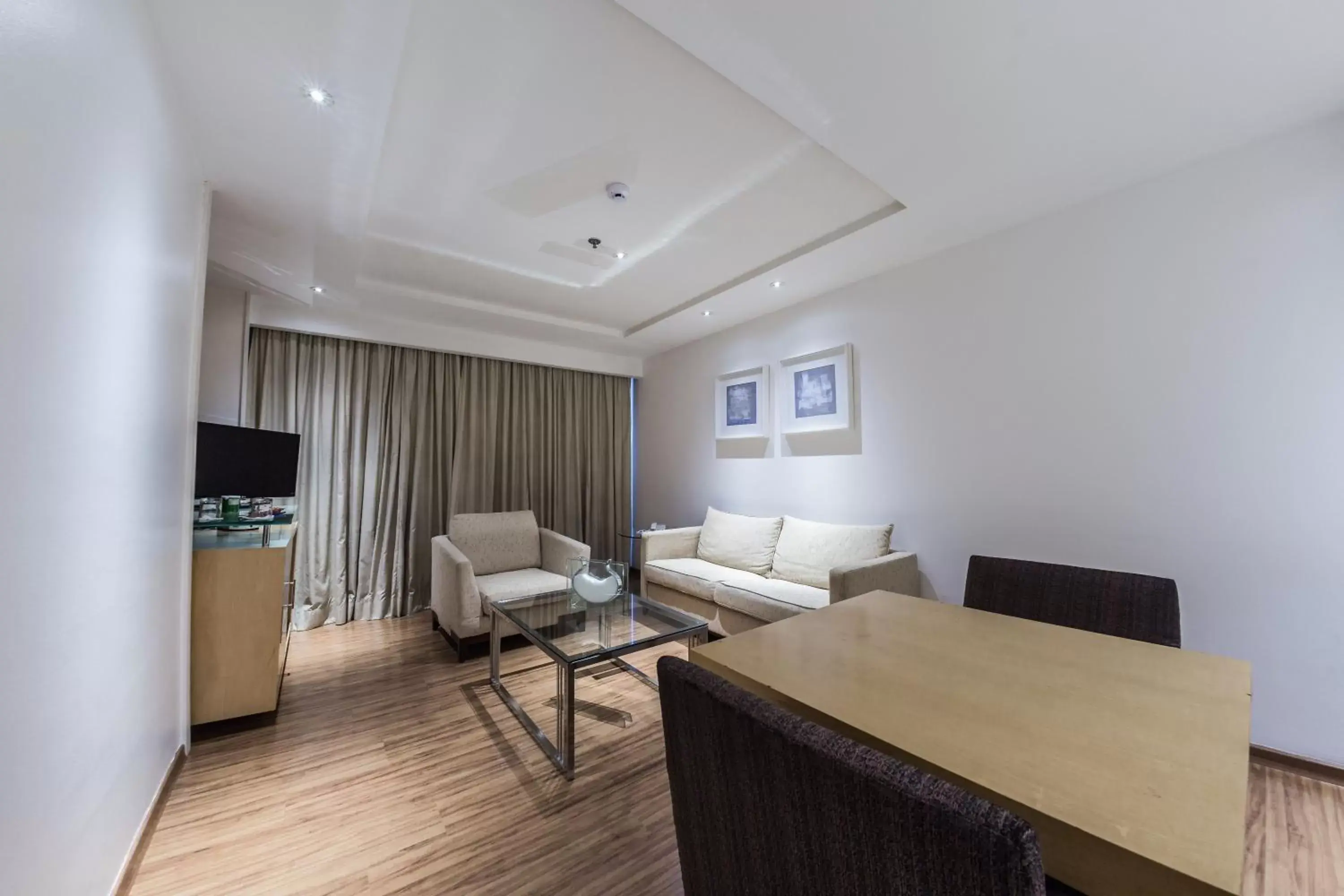 Luxury Suite with Hot Tub in Grand Bittar Hotel Luxury Suite with Hot Tub in Grand Bittar Hotel