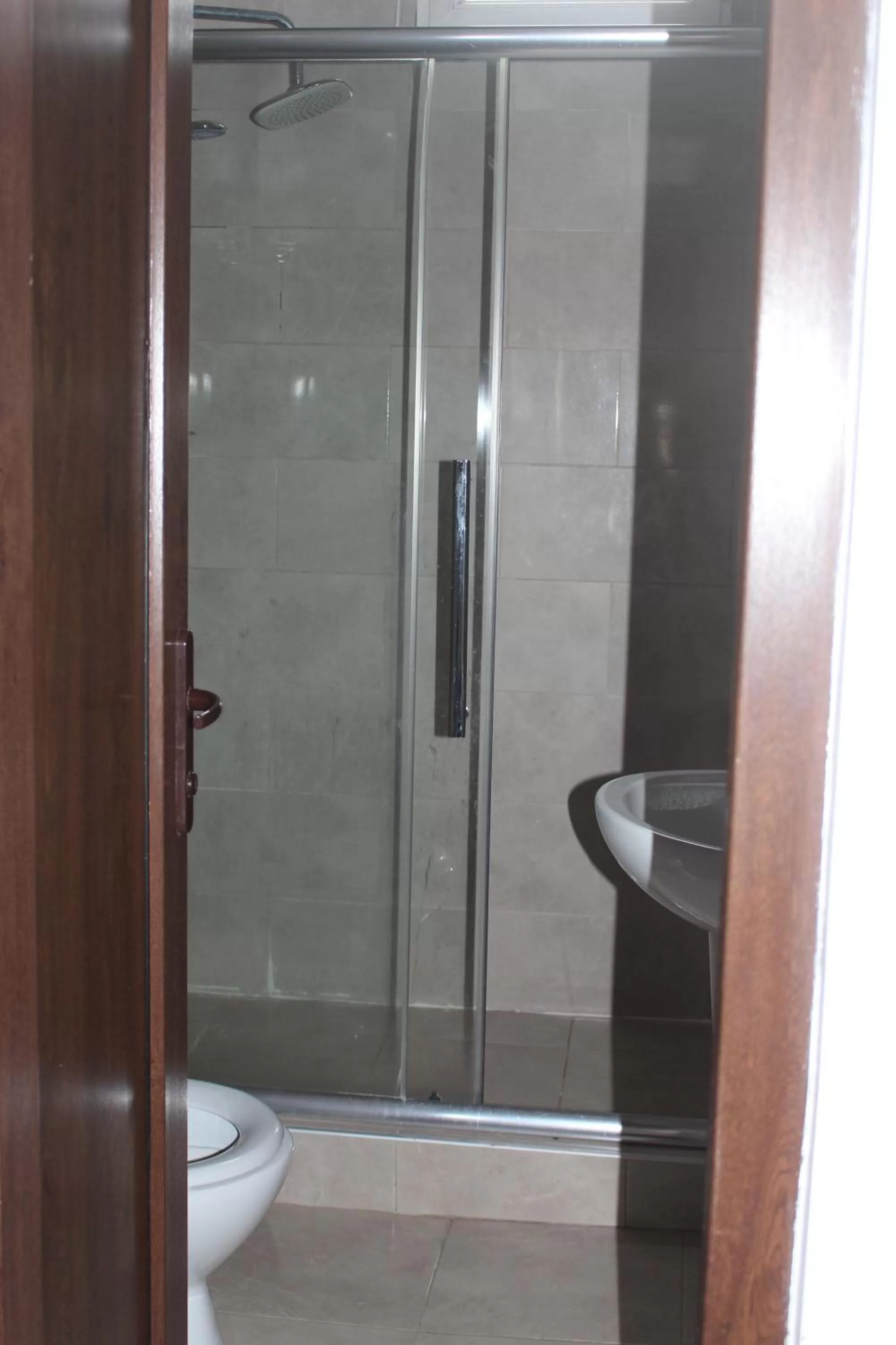 Bathroom in CATTALEYA