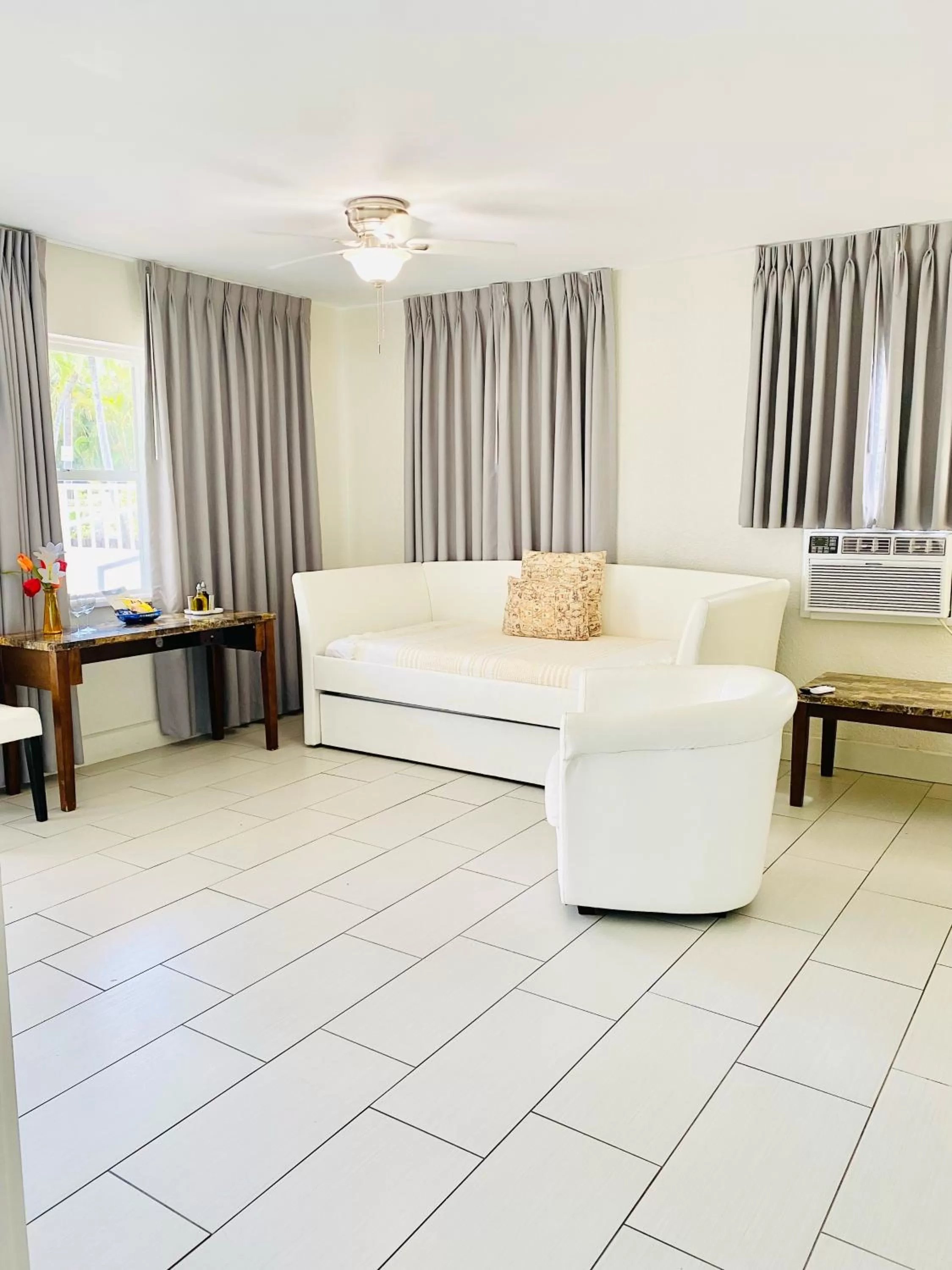 Living room in Soleado Hotel