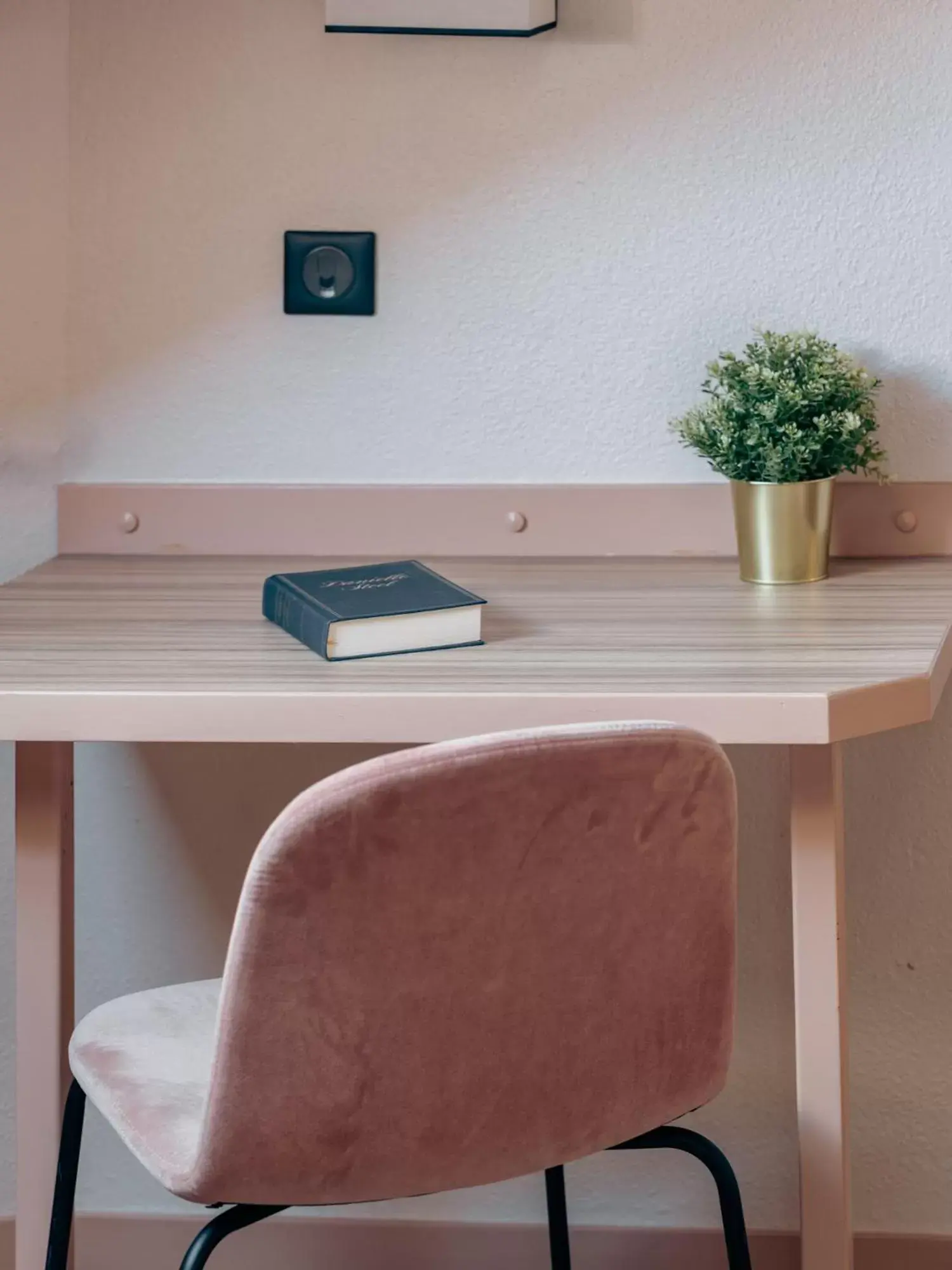 Attic Double Room in Hôtel Lanjuinais Attic Double Room in Hôtel Lanjuinais