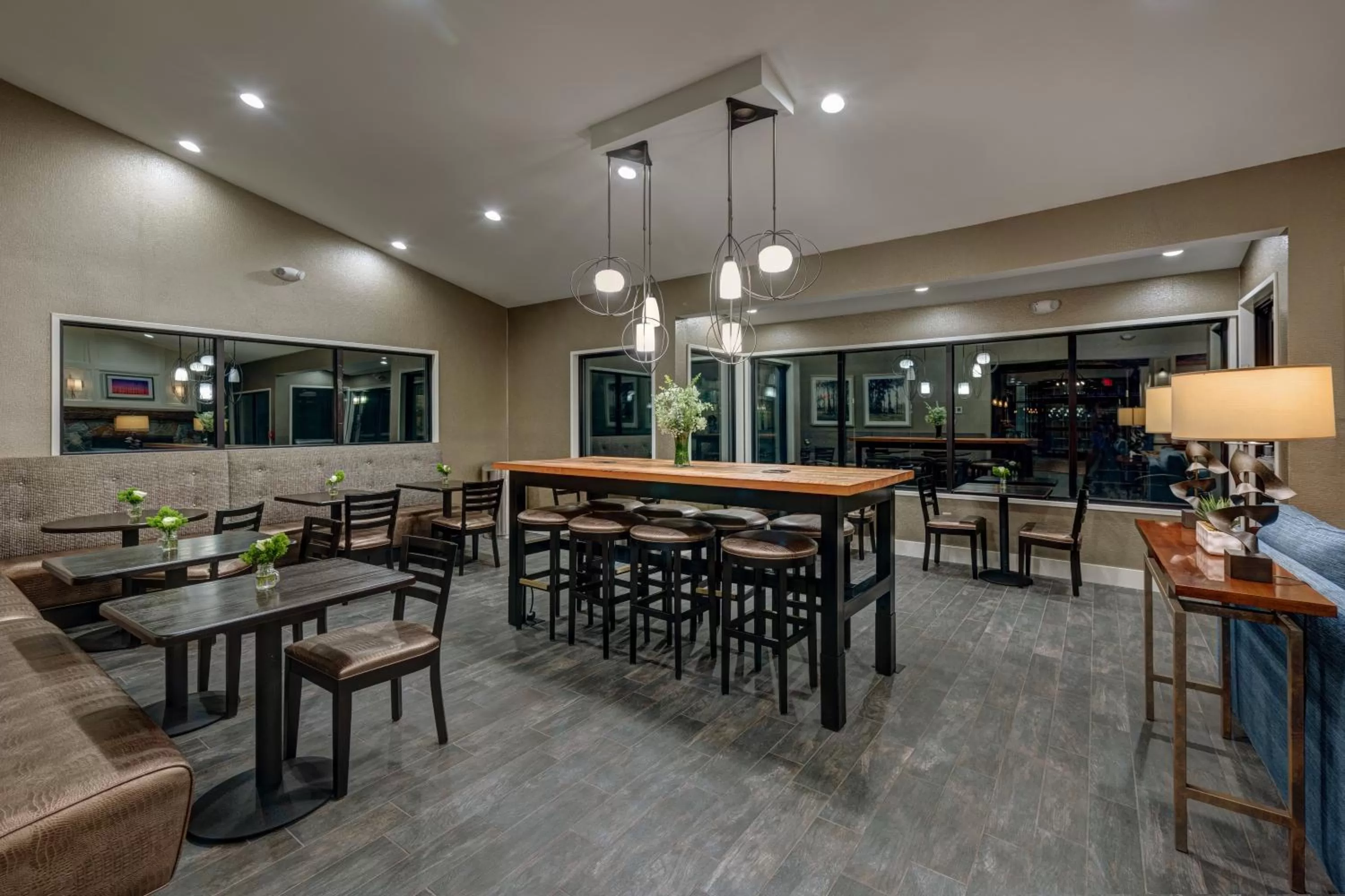 Restaurant/places to eat in Garrison Hotel & Suites Dover-Portsmouth, an Ascend Collection Hotel