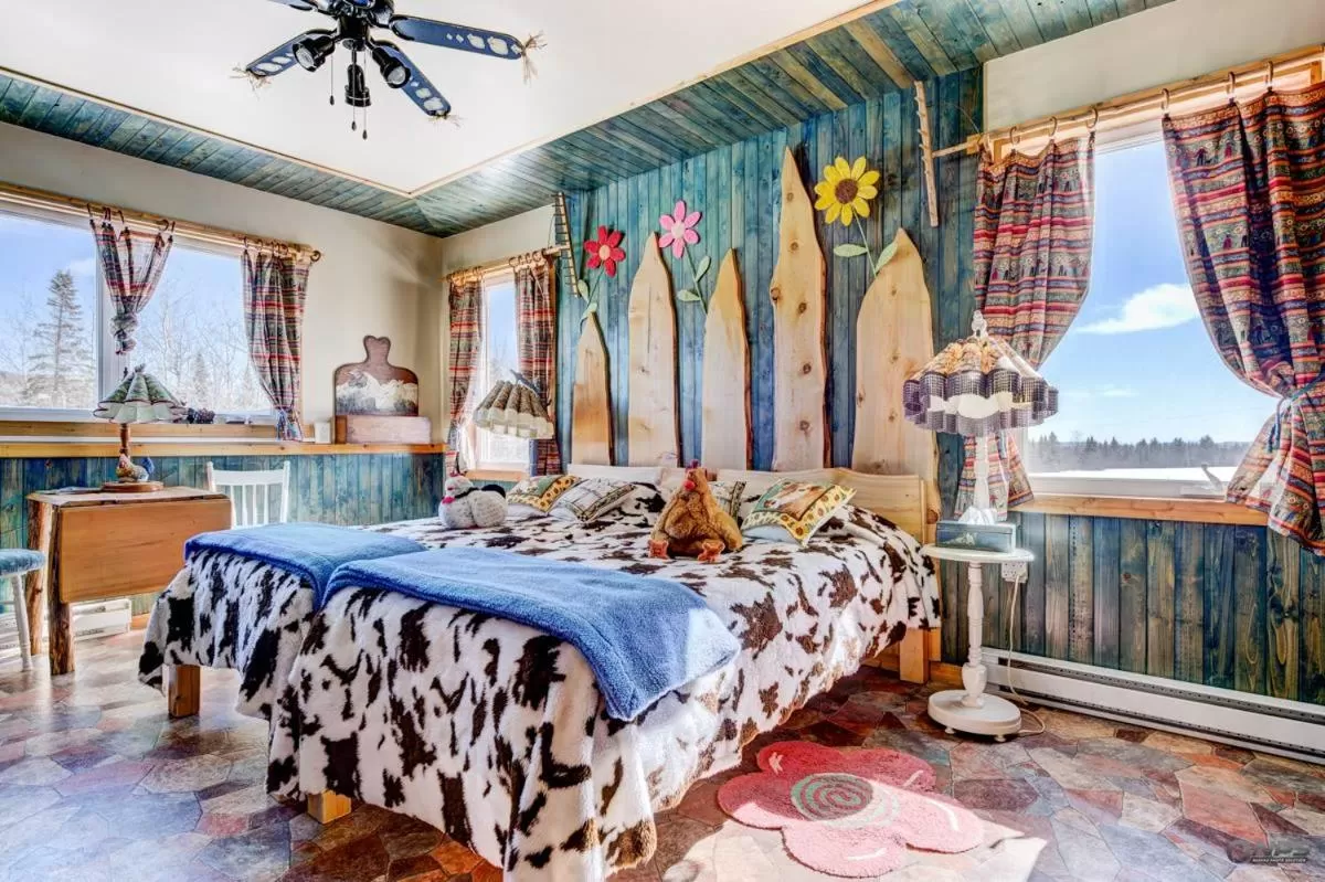 Double Room with Two Single Beds with Private Bathroom in Le Gîte Ambrelane