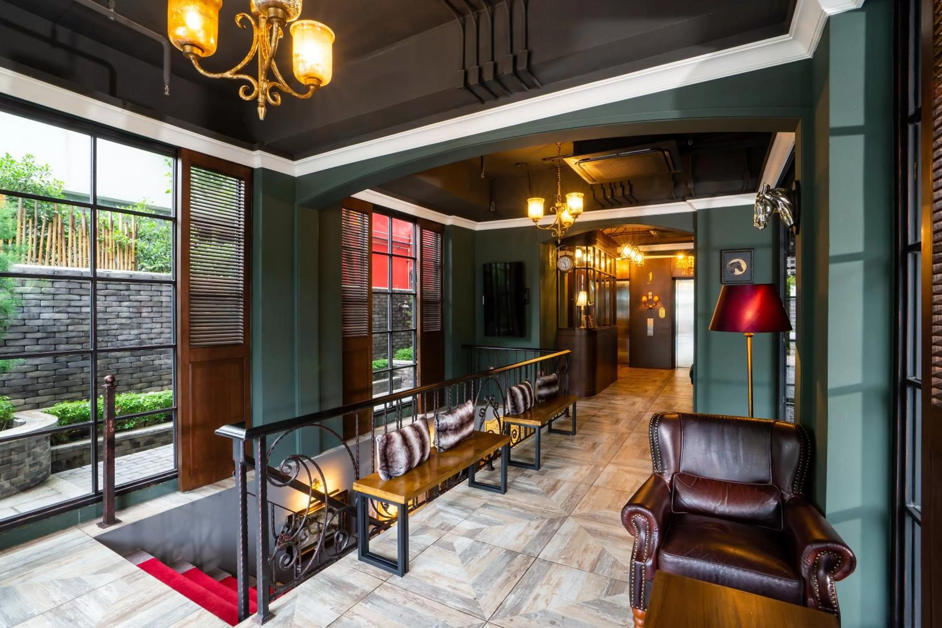 Lobby or reception in The Coach Hotel Sukhumvit - Asok BTS Bangkok