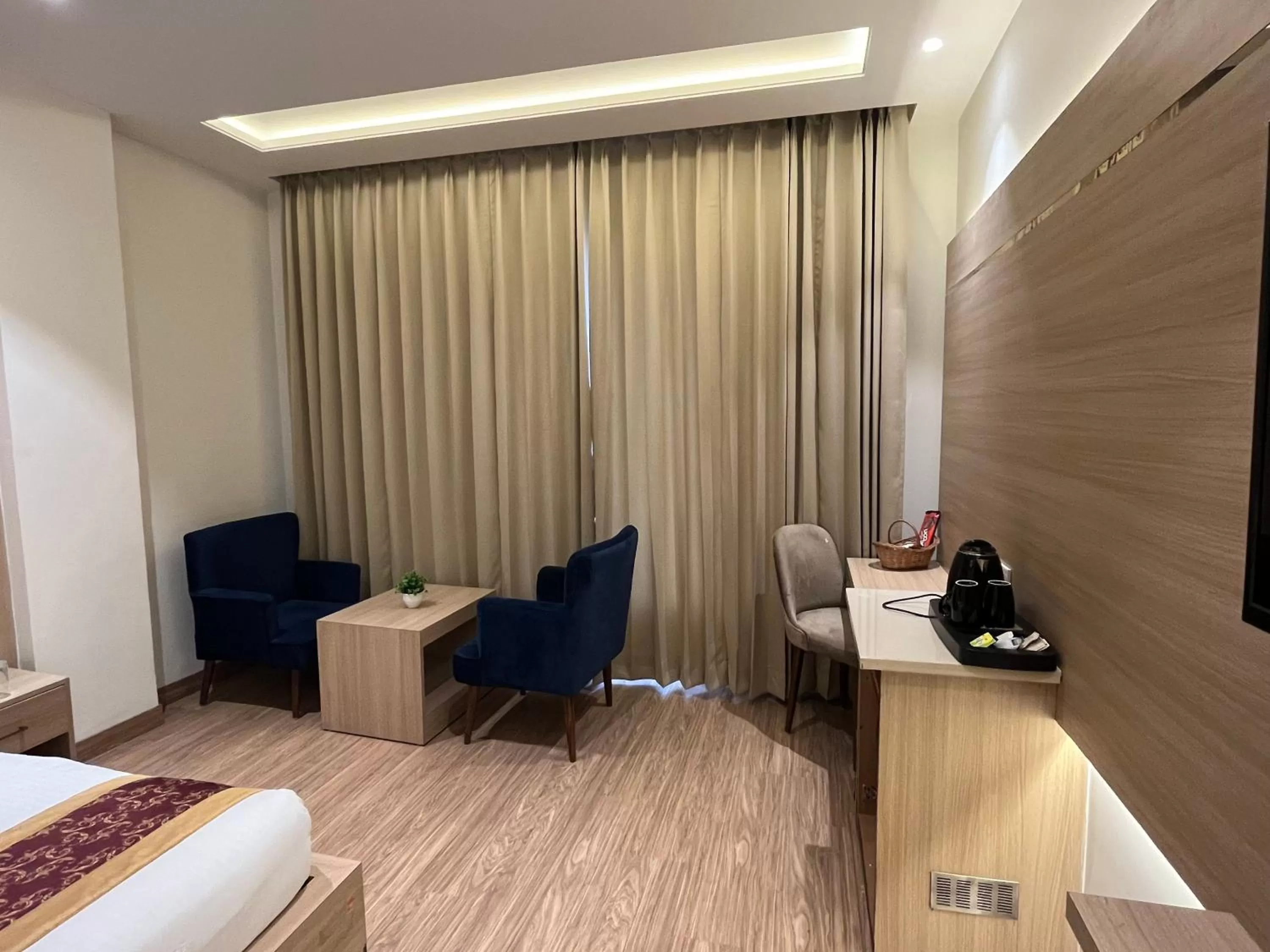 Living room in RRV Hotel