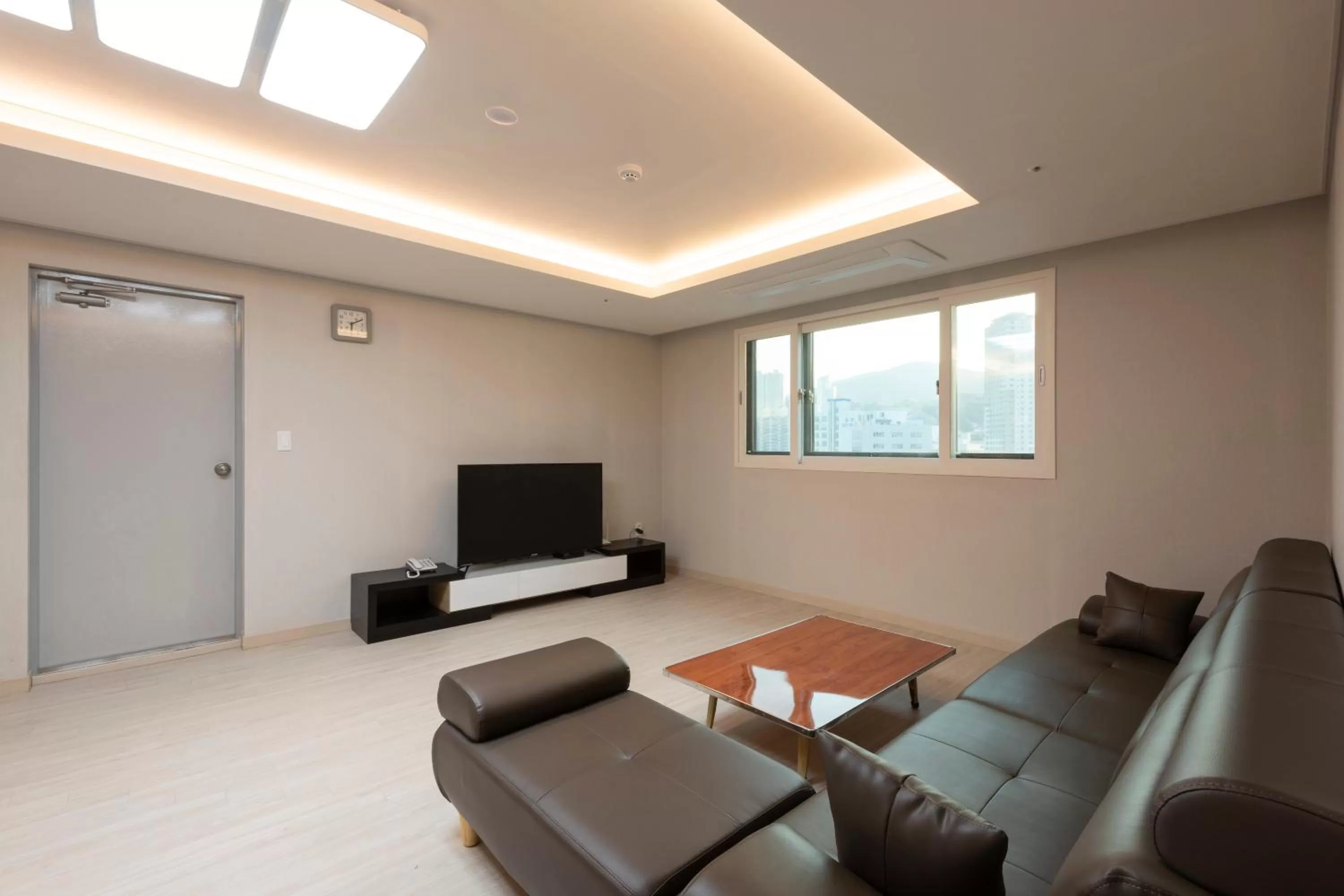 Seomyeon Brown-dot hotel Gold