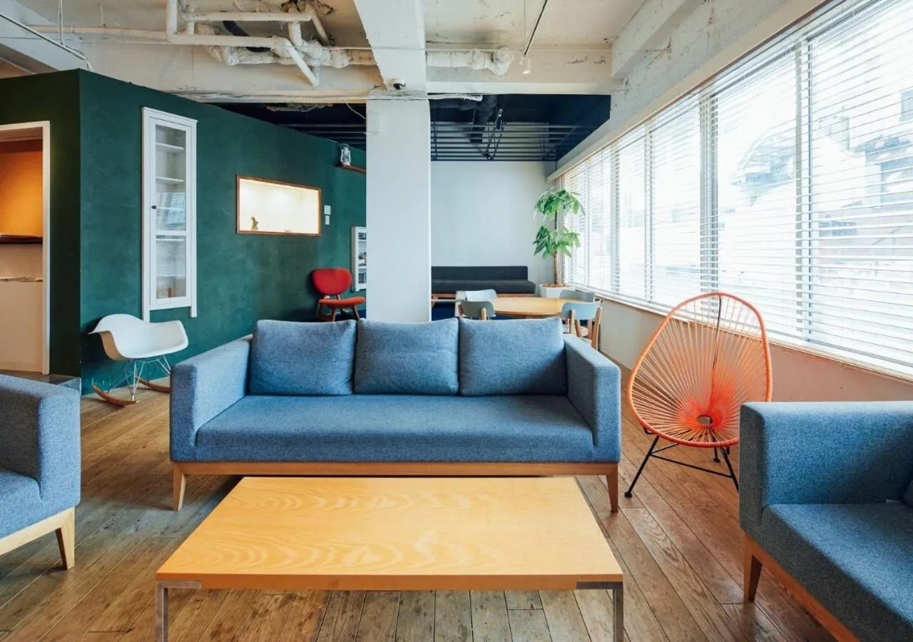 Communal lounge/ TV room in Hotel Graphy Nezu