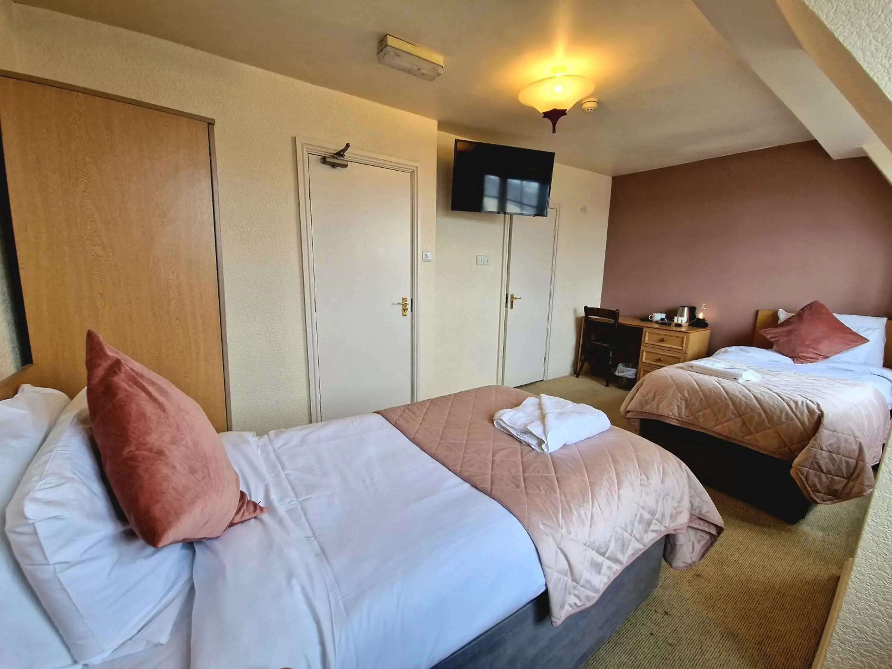 Standard Twin Room in The Victoria Hotel Standard Twin Room in The Victoria Hotel