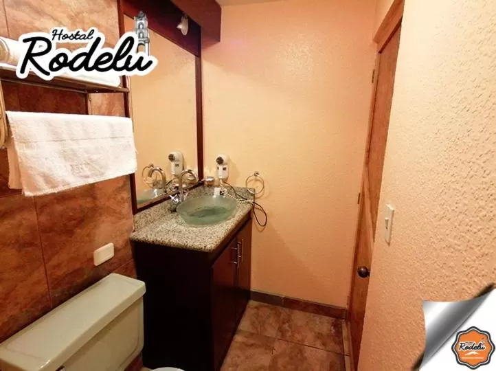 Bathroom in Hotel Rodelu