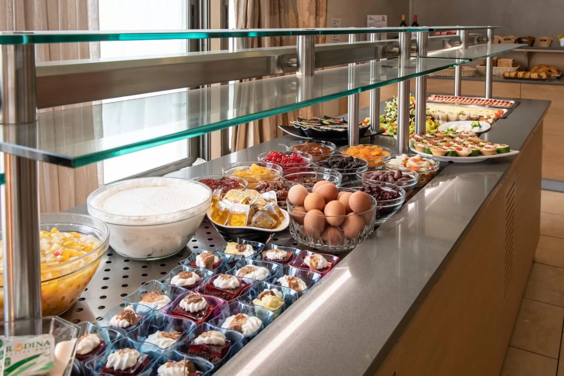 Buffet breakfast in Athens Golden City Hotel