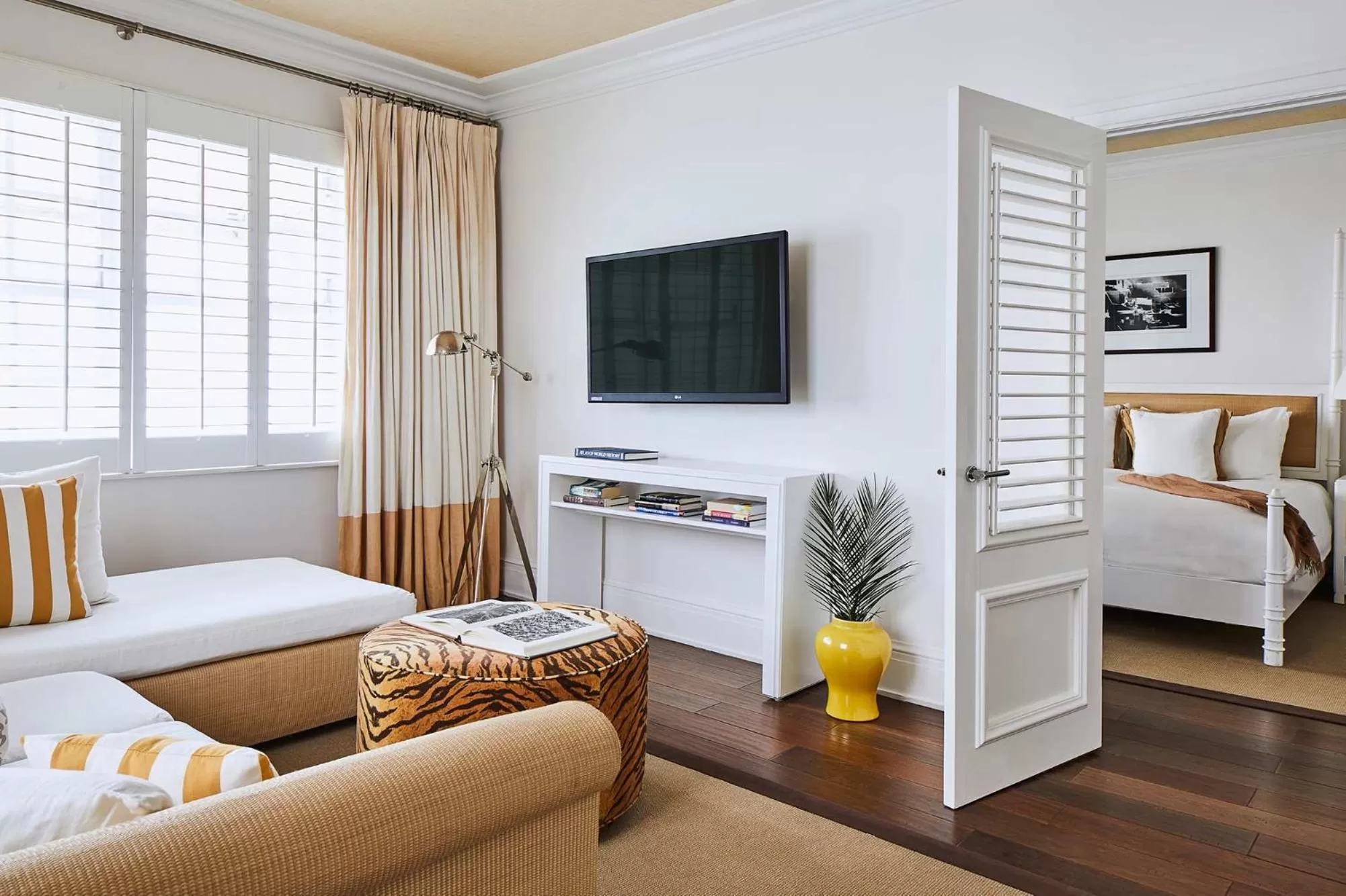 TV and multimedia, Bed in The Betsy Hotel, South Beach