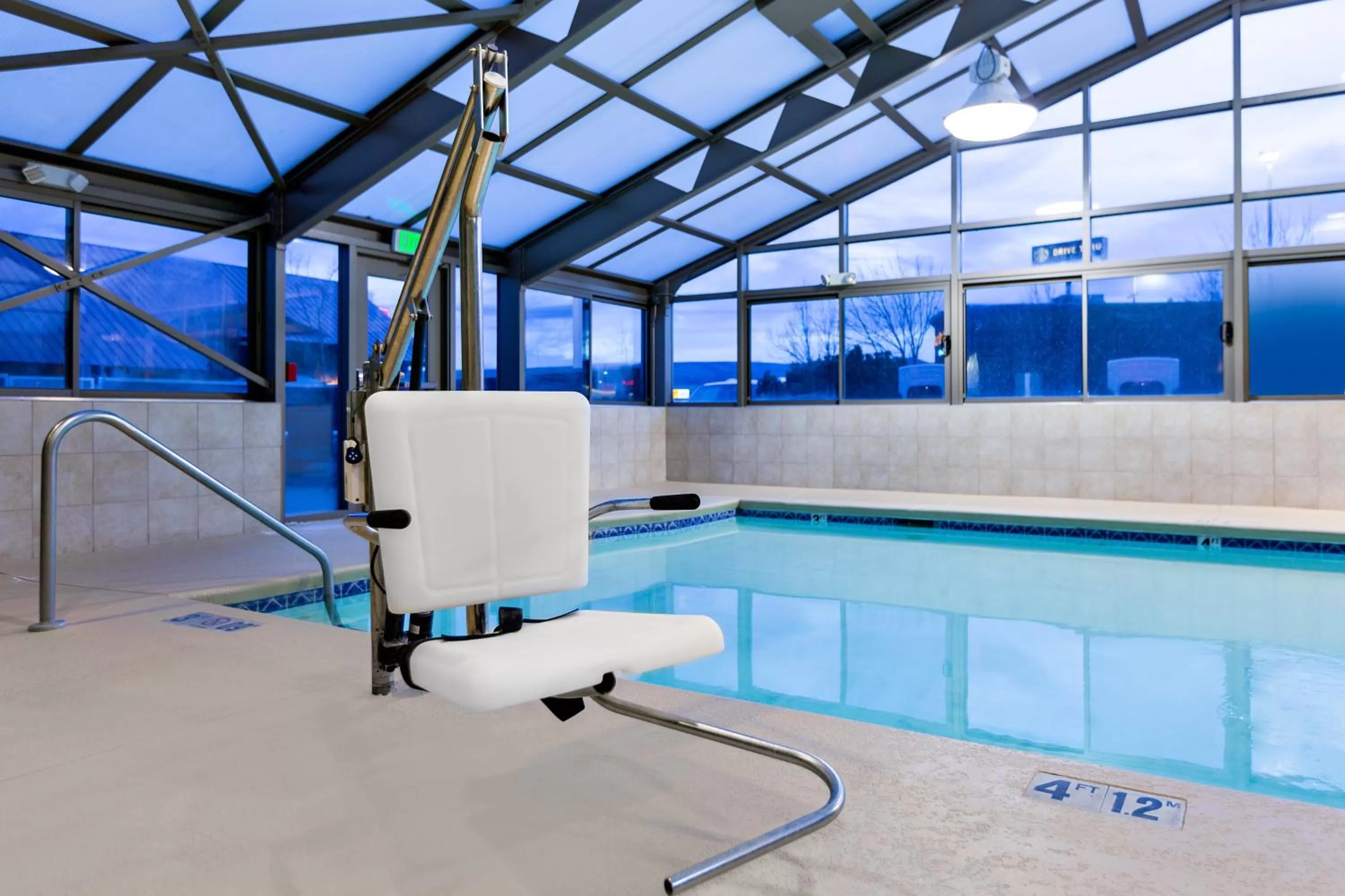 Swimming pool in Holiday Inn Express Ellensburg by IHG