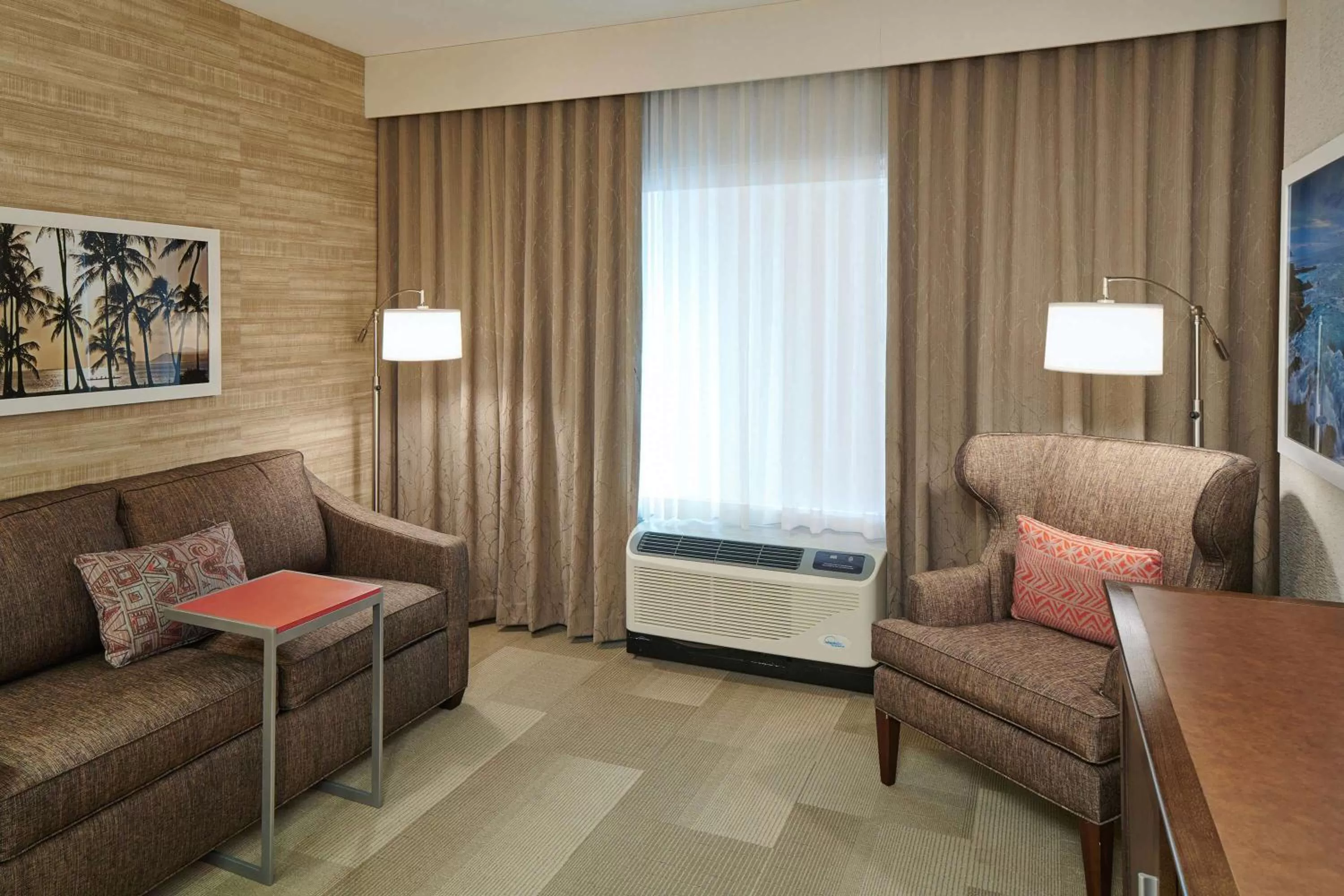 Living room in Hampton Inn & Suites Oahu Kapolei - FREE Parking - No Resort Fee