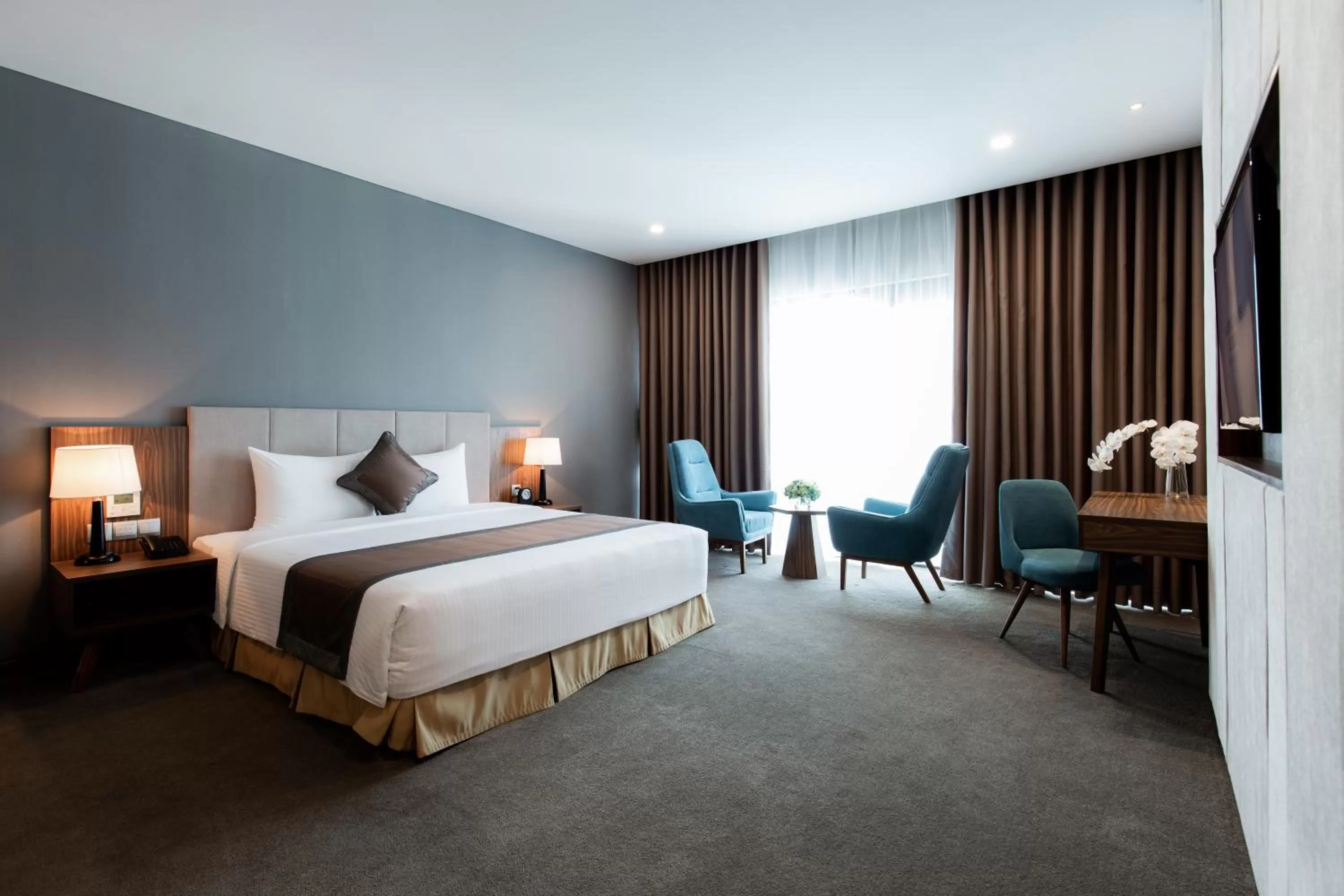 Photo of the whole room, Bed in Muong Thanh Luxury Vien Trieu Nha Trang