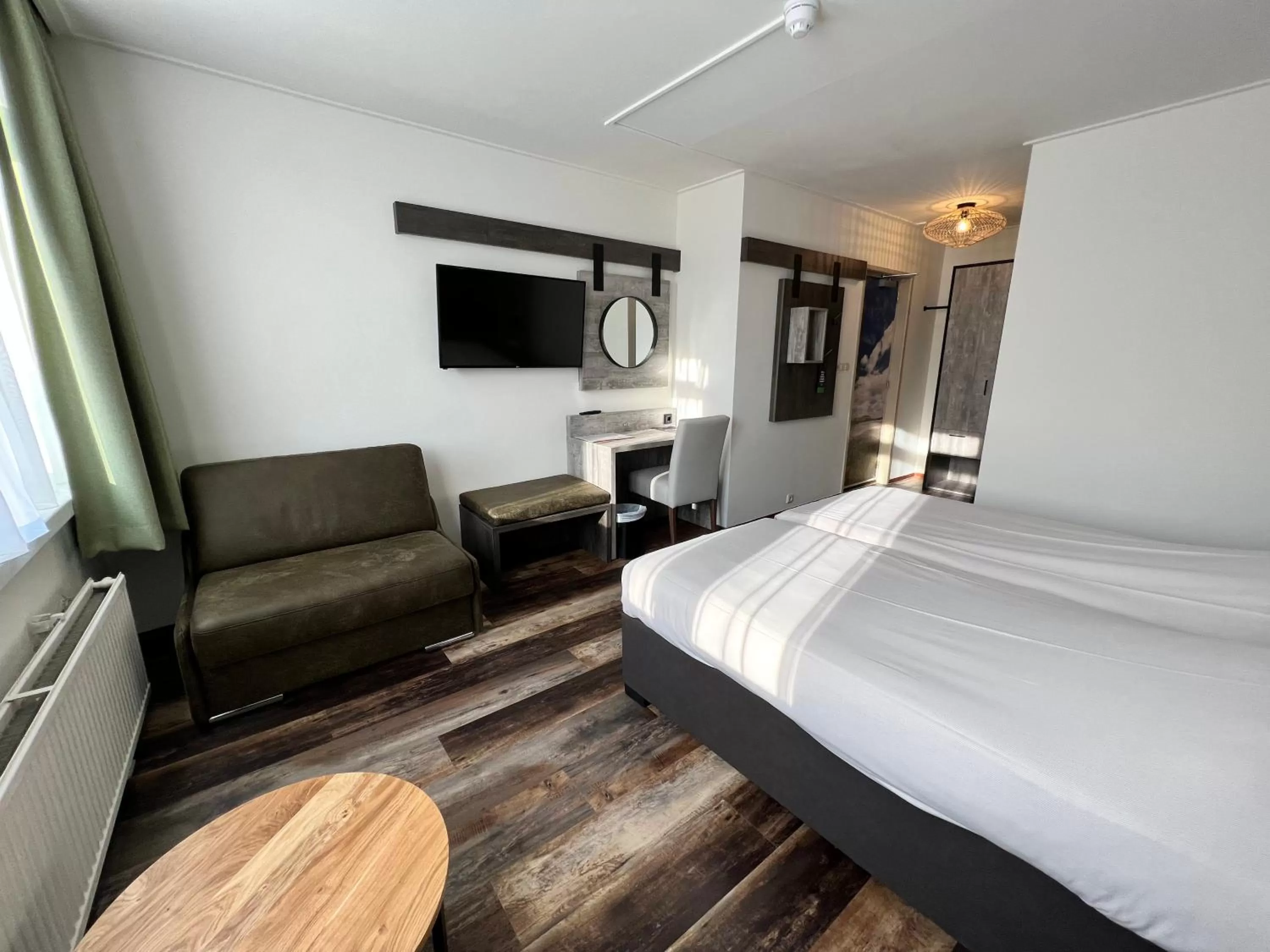 Photo of the whole room, Bed in Hotel Nap