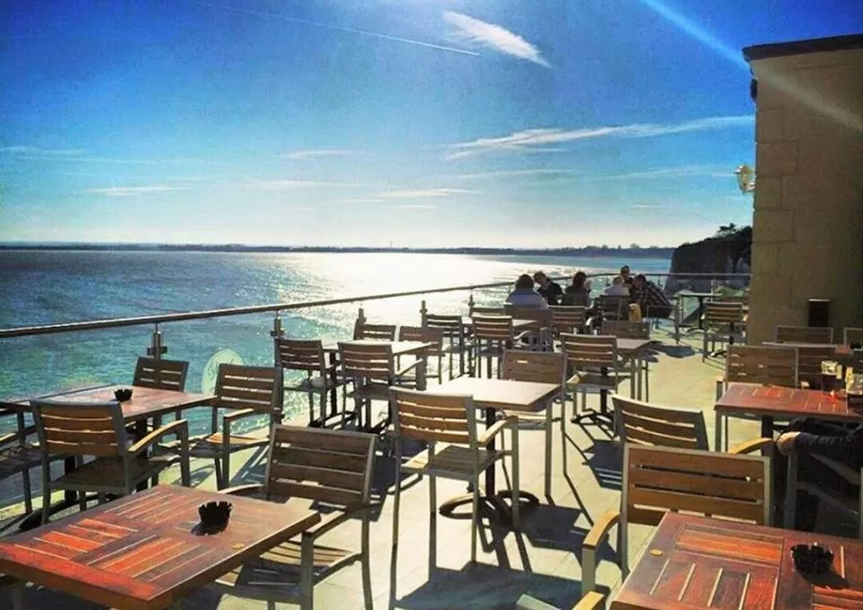 Lounge or bar, Restaurant/Places to Eat in The Pegwell Bay Hotel