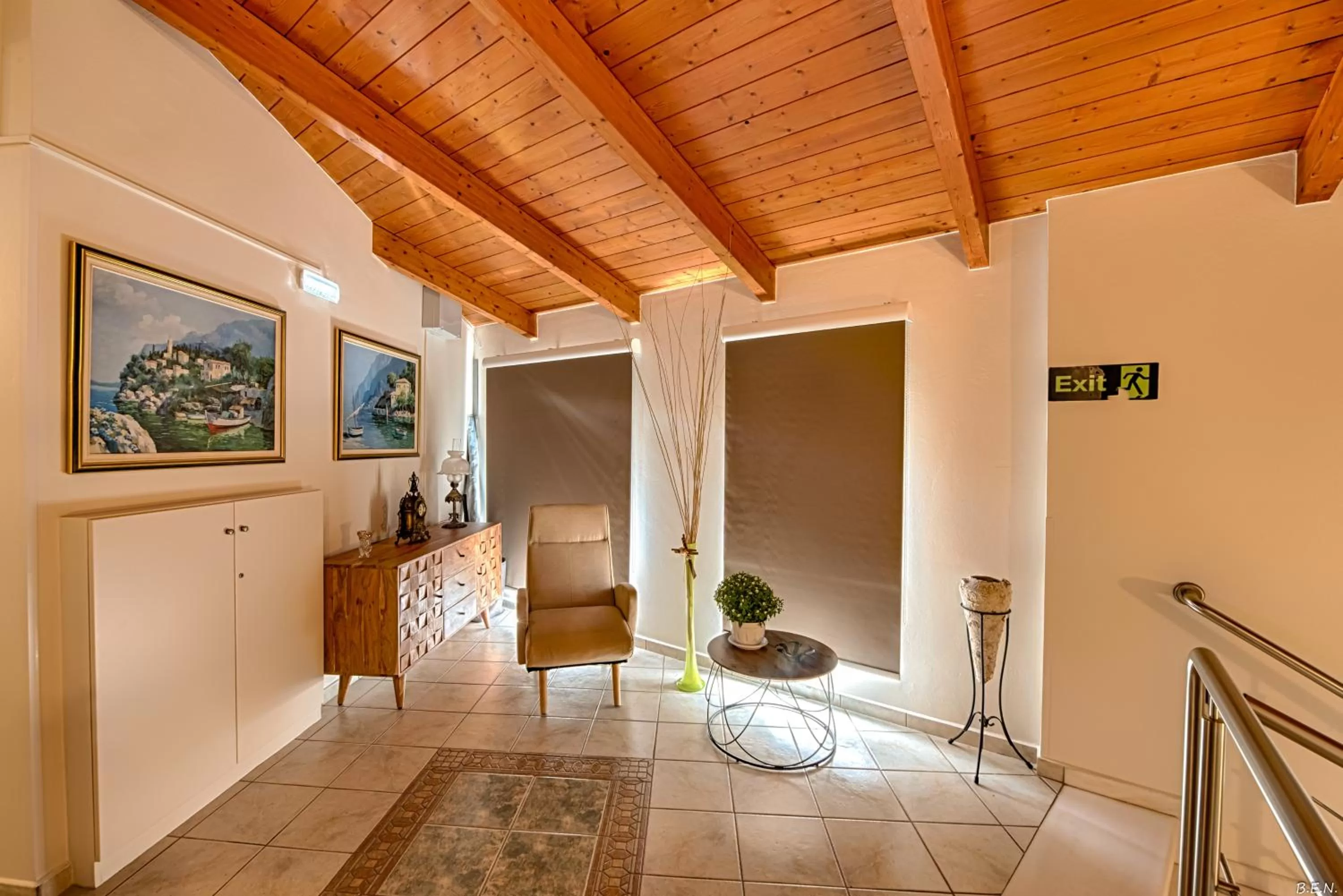 Communal lounge/ TV room in Alexia's Apartments