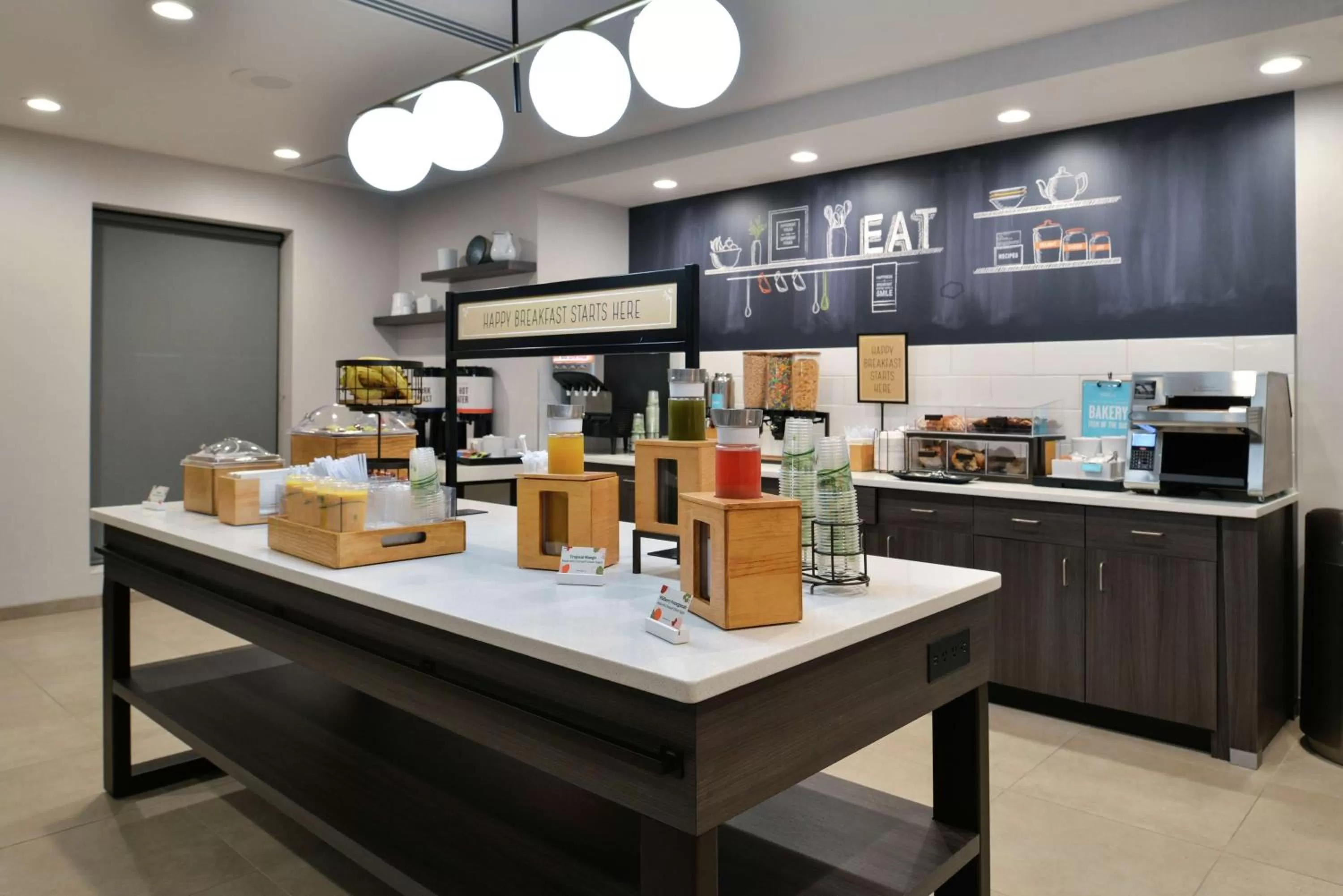 Breakfast in Hampton Inn Cedar Falls Downtown, Ia