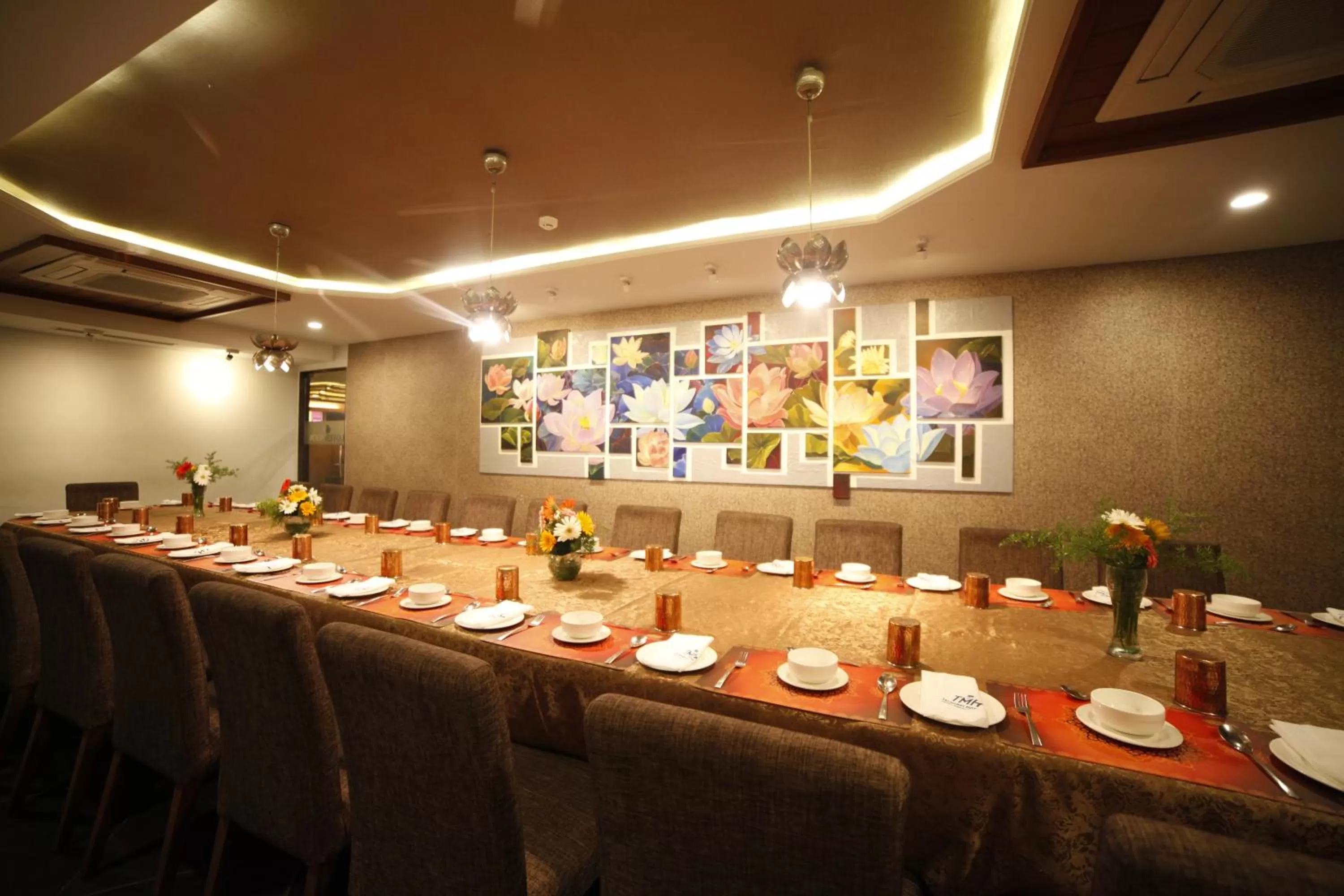 Food and drinks, Restaurant/Places to Eat in Taj Mahal Hotel