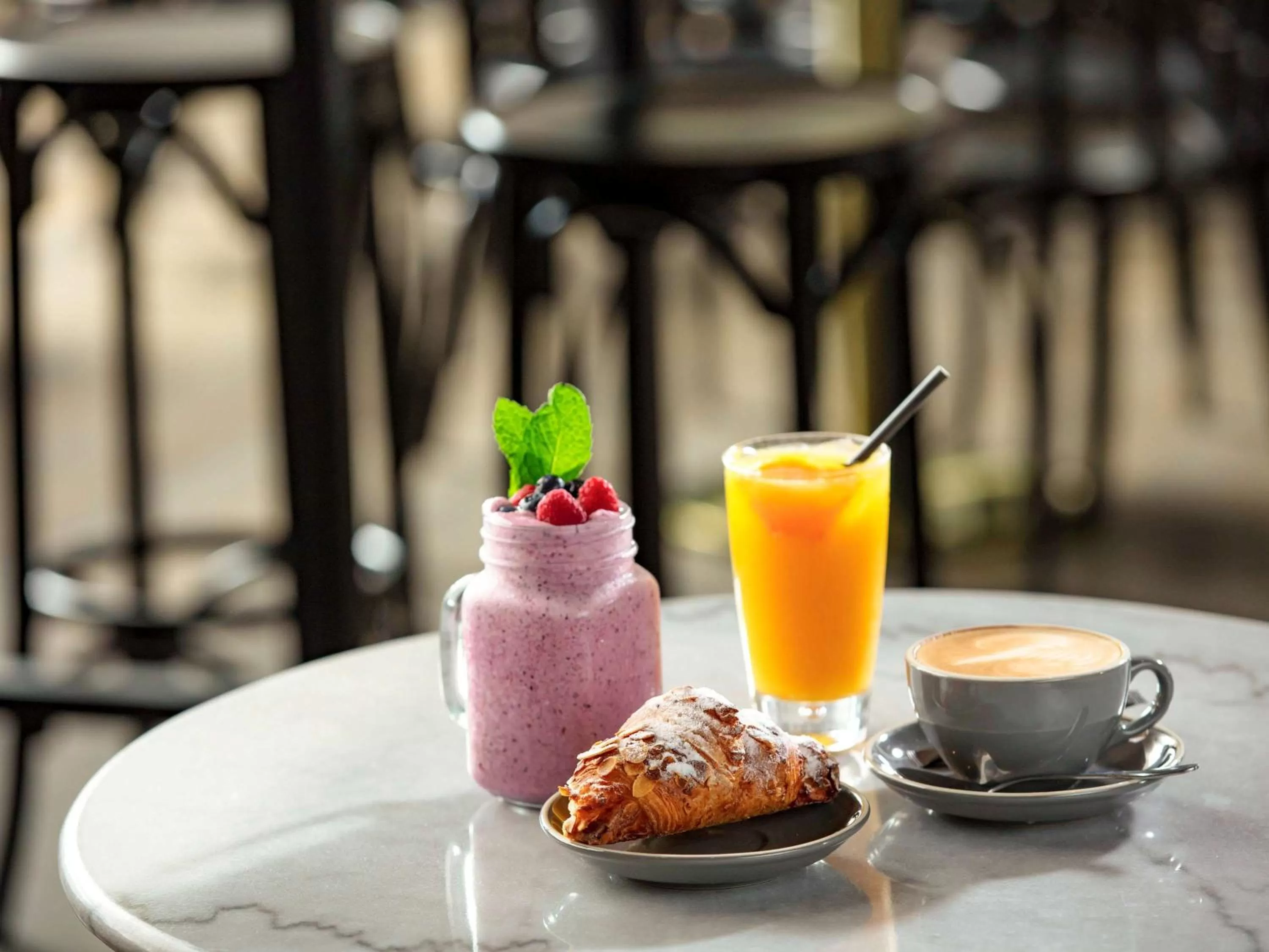 Lounge or bar in Novotel Surfers Paradise