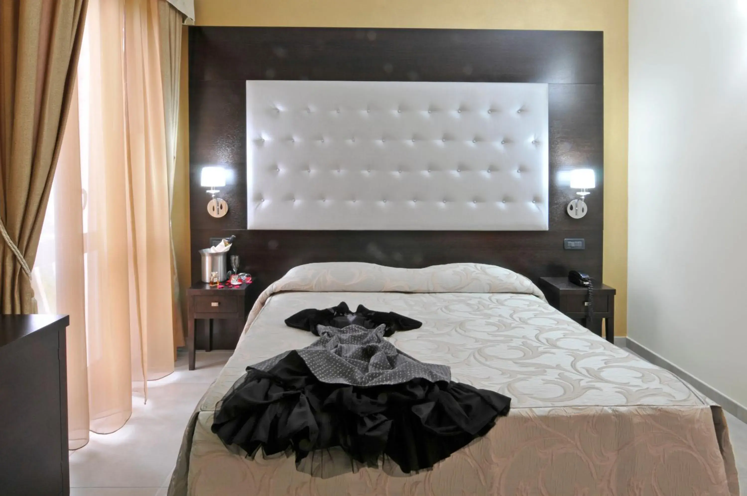 Double or Twin Room with Balcony in Hotel Villa Tiziana Double or Twin Room with Balcony in Hotel Villa Tiziana