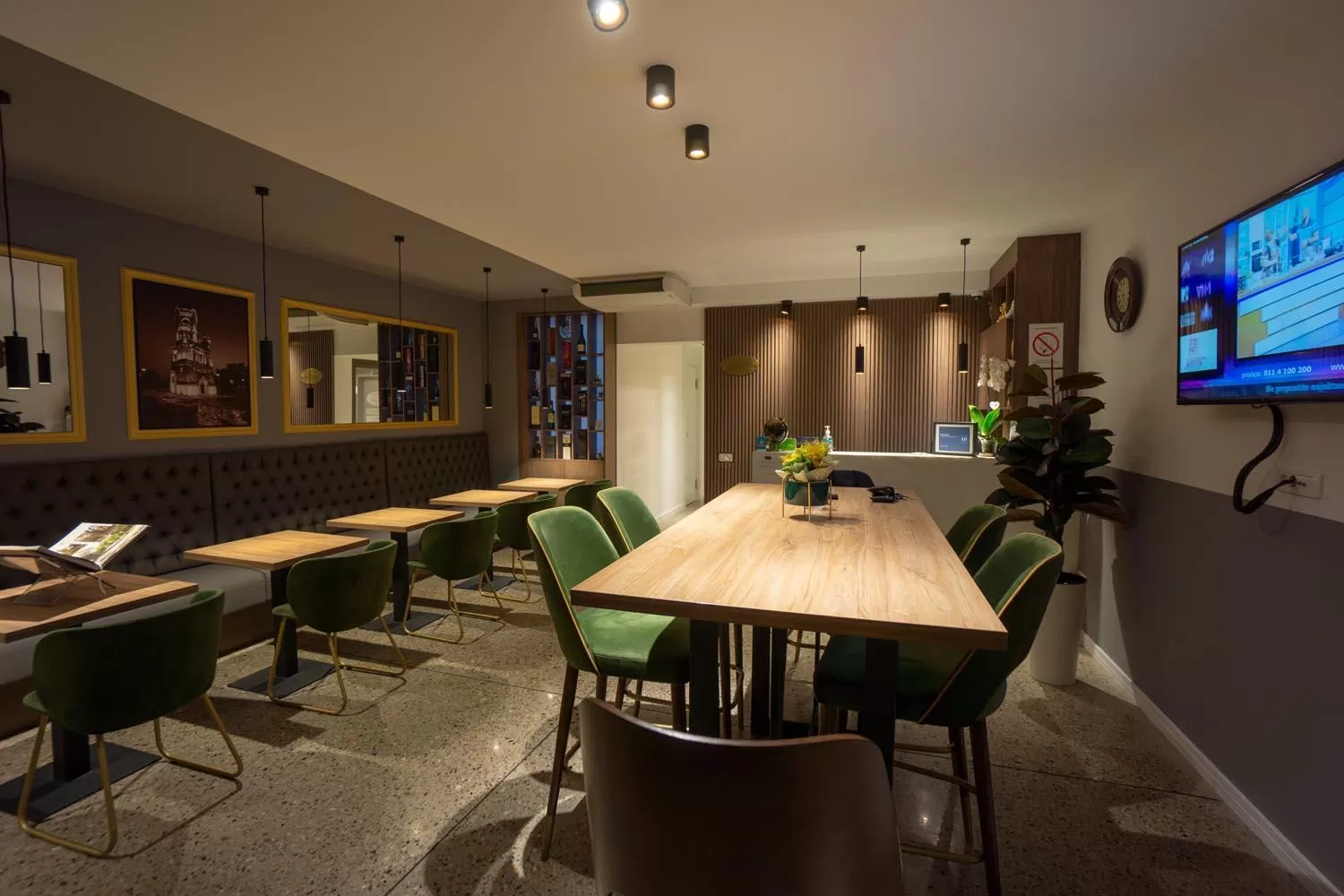 Lobby or reception, Restaurant/Places to Eat in Hotel LoRa